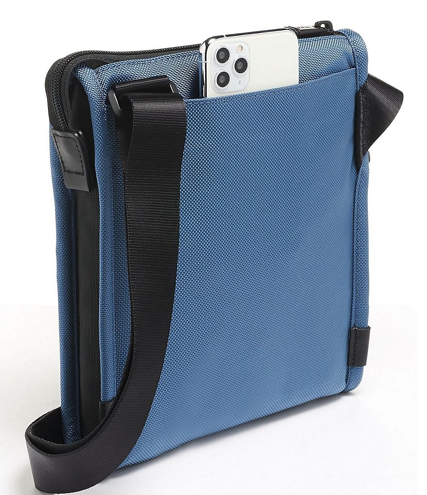 Briggs & Riley Baseline Wardrobe Spinner