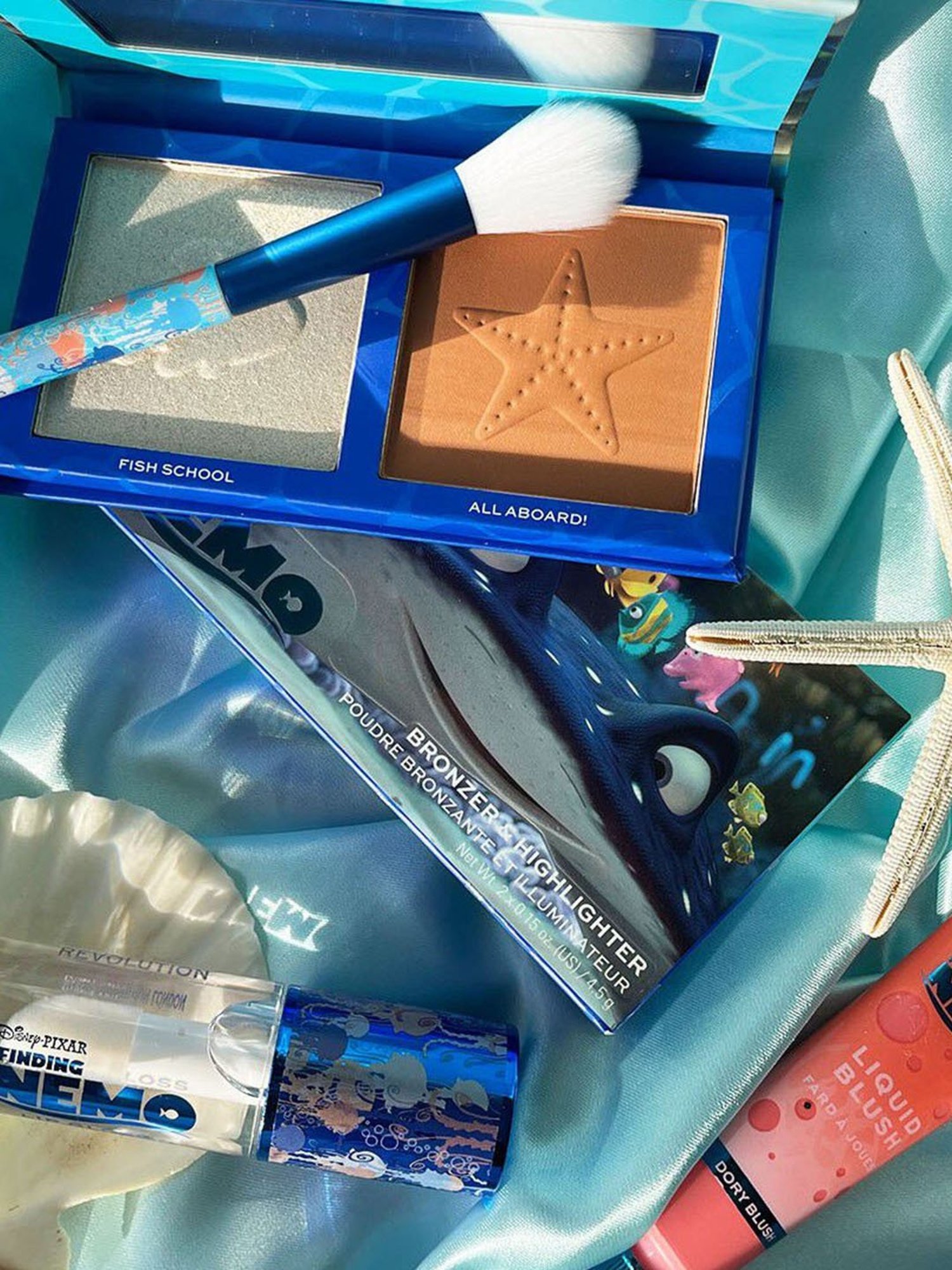 Makeup Revolution Disney Pixar's Finding Nemo Face Palette Wake Up - 9 gm