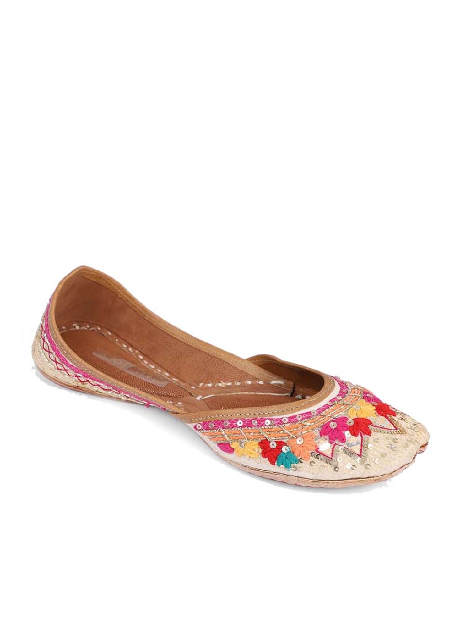 Glam Story Women's Cream Ethnic Juttis