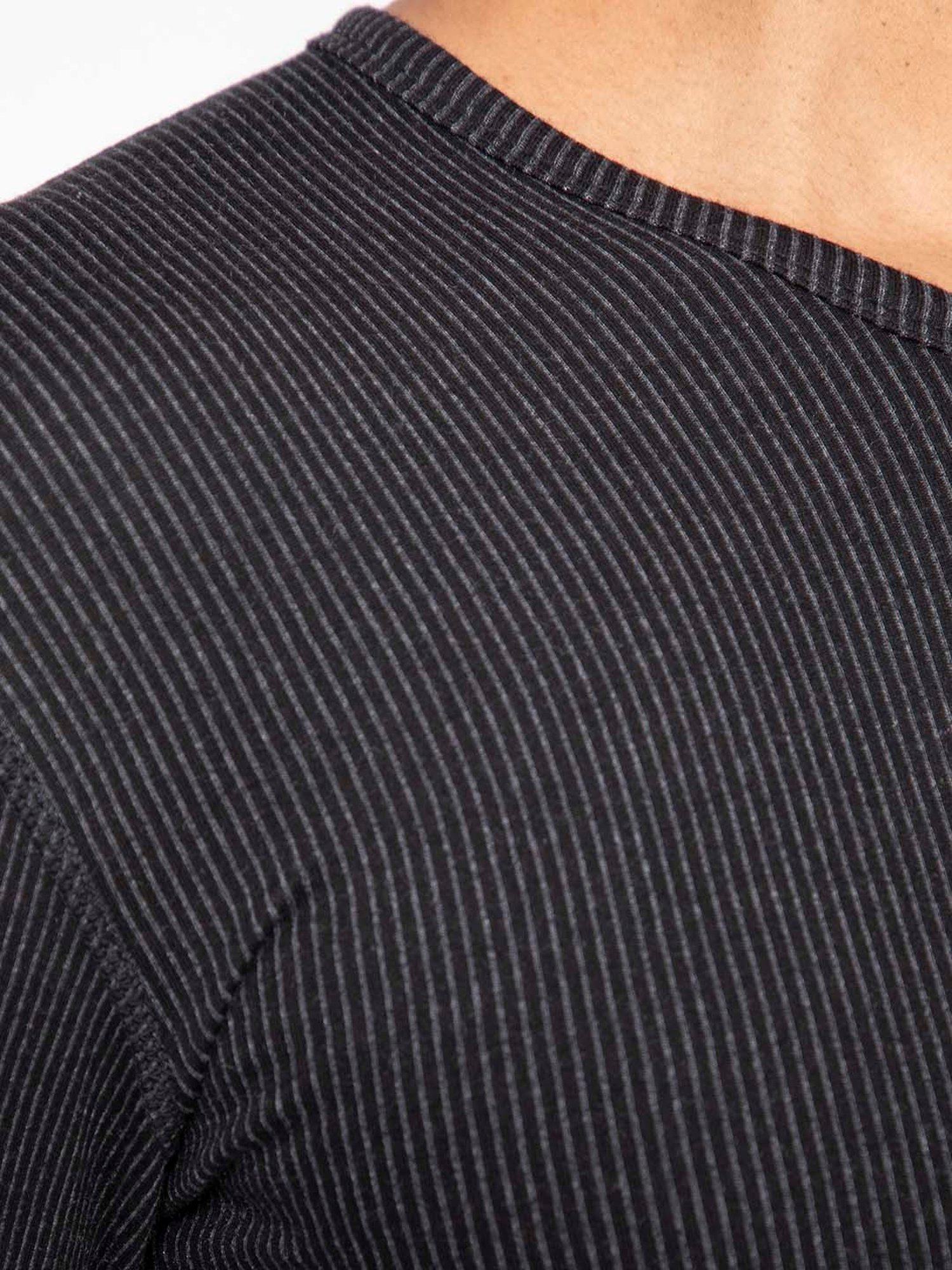 XYXX Black Thermal Top