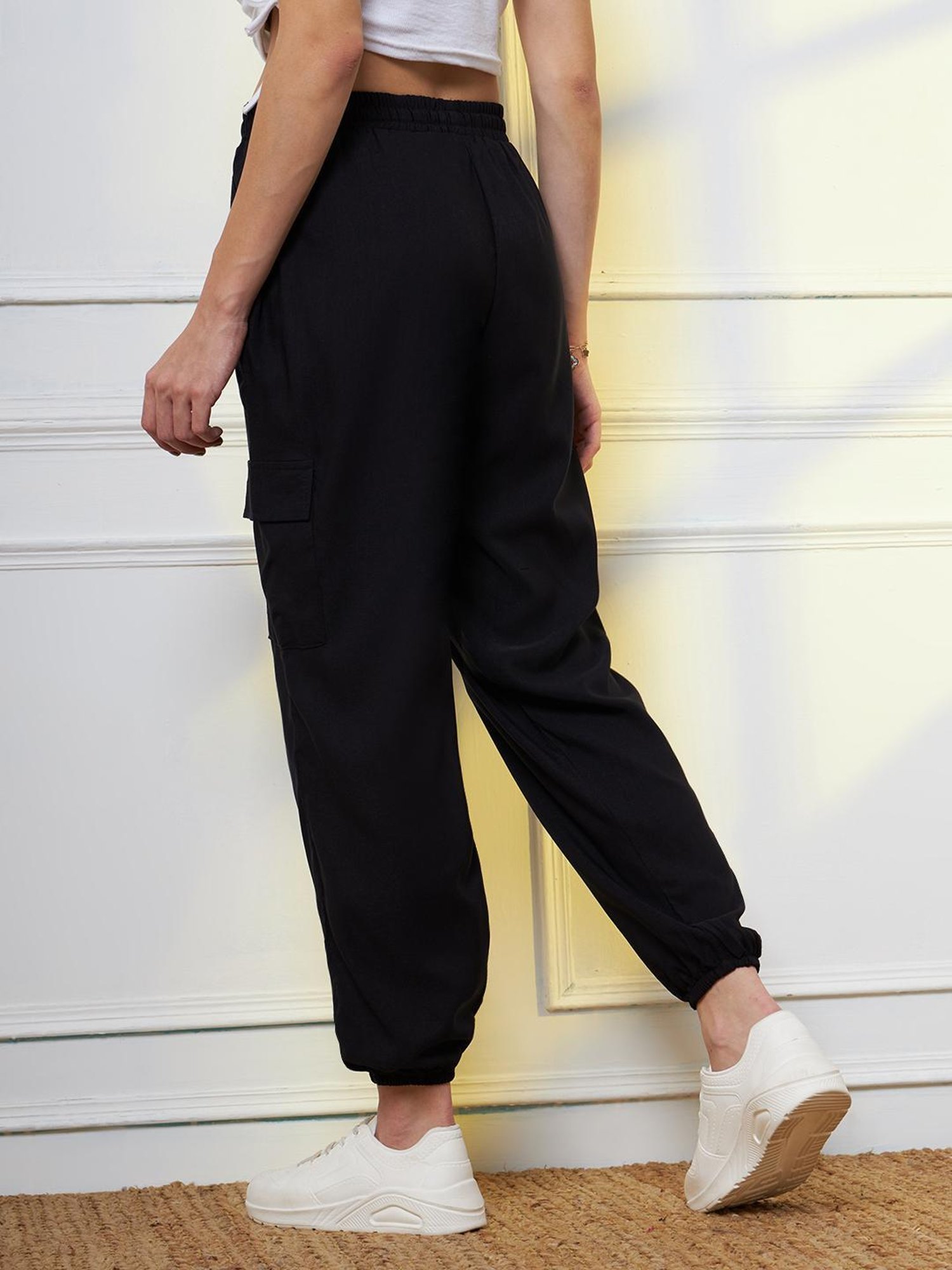 FITHUB Black Regular Fit High Rise Joggers