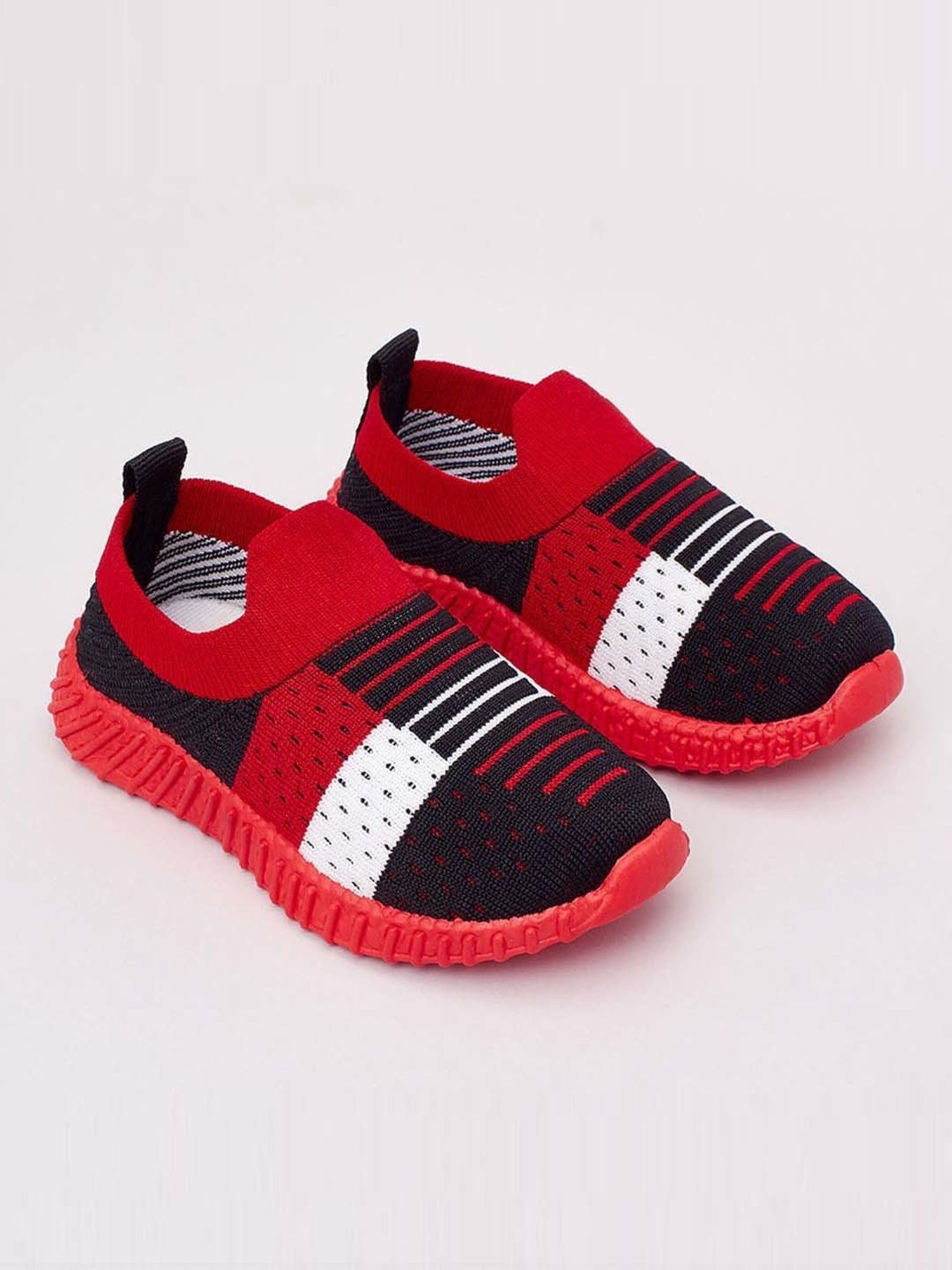 Priaansha Kids Black & Red Casual Slip-Ons