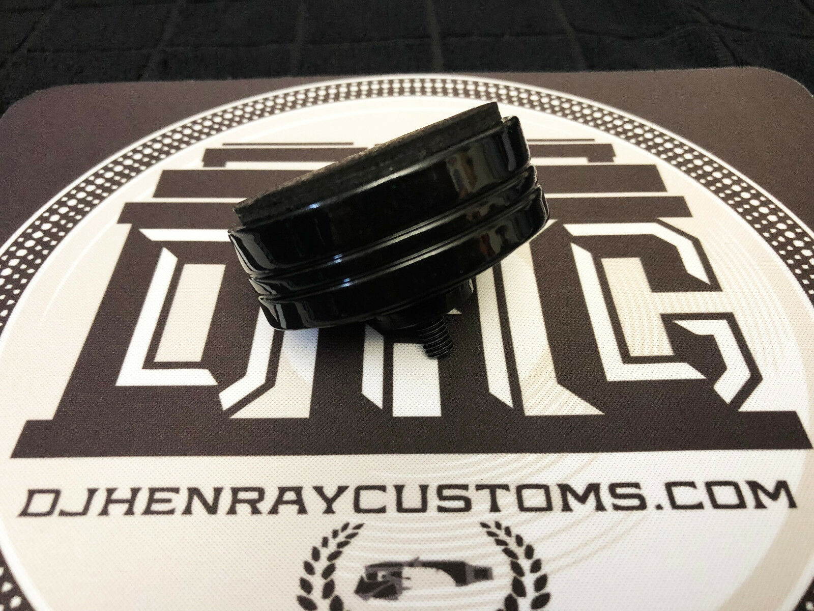 1 Custom billet aluminum turntable foot for technics 1200 Series metallic black