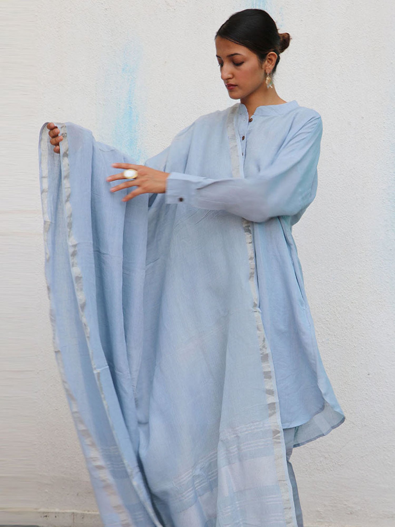 Chidiyaa Blue Breathe Melrose Handwoven Linen Dupatta