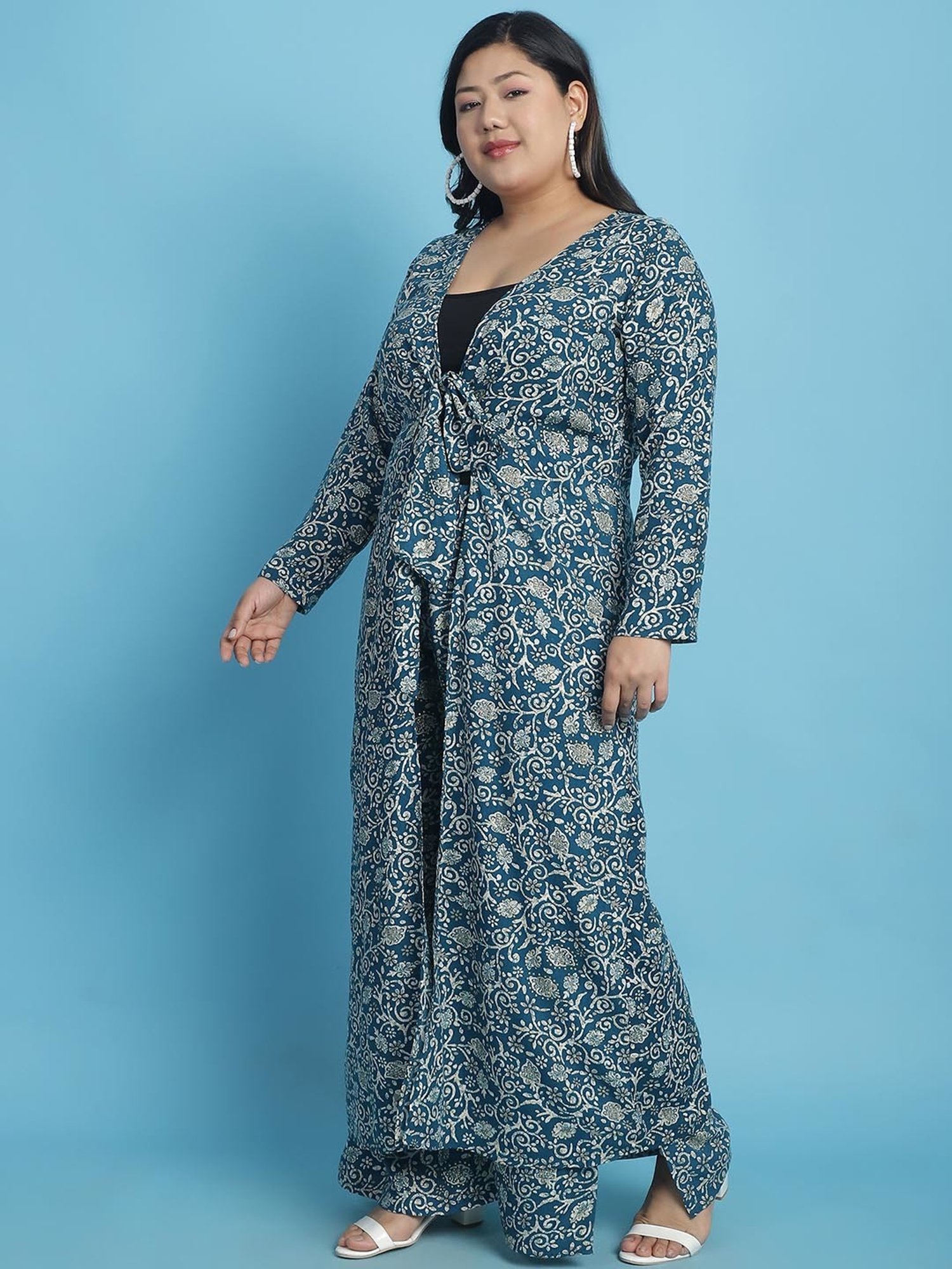 Mafadeny Black Striped Shrug