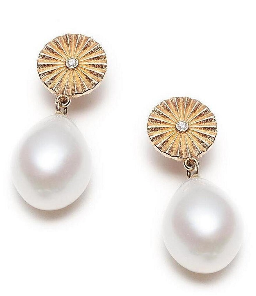 With Love Darling Wheel Pearl Earrings