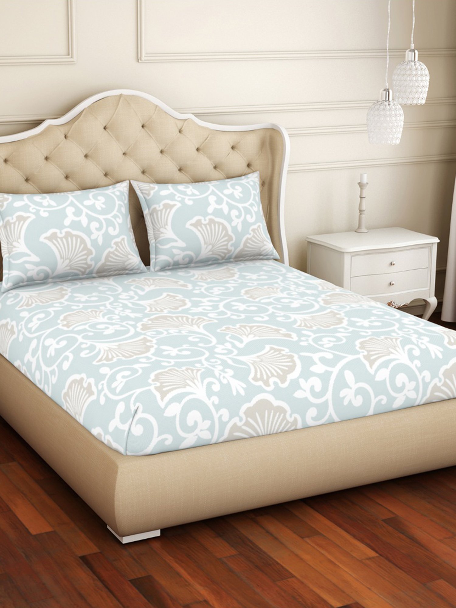 Welspun Abstract Grey & Red 150 TC Cotton Blend King Bedsheet with 2 Pillow Covers