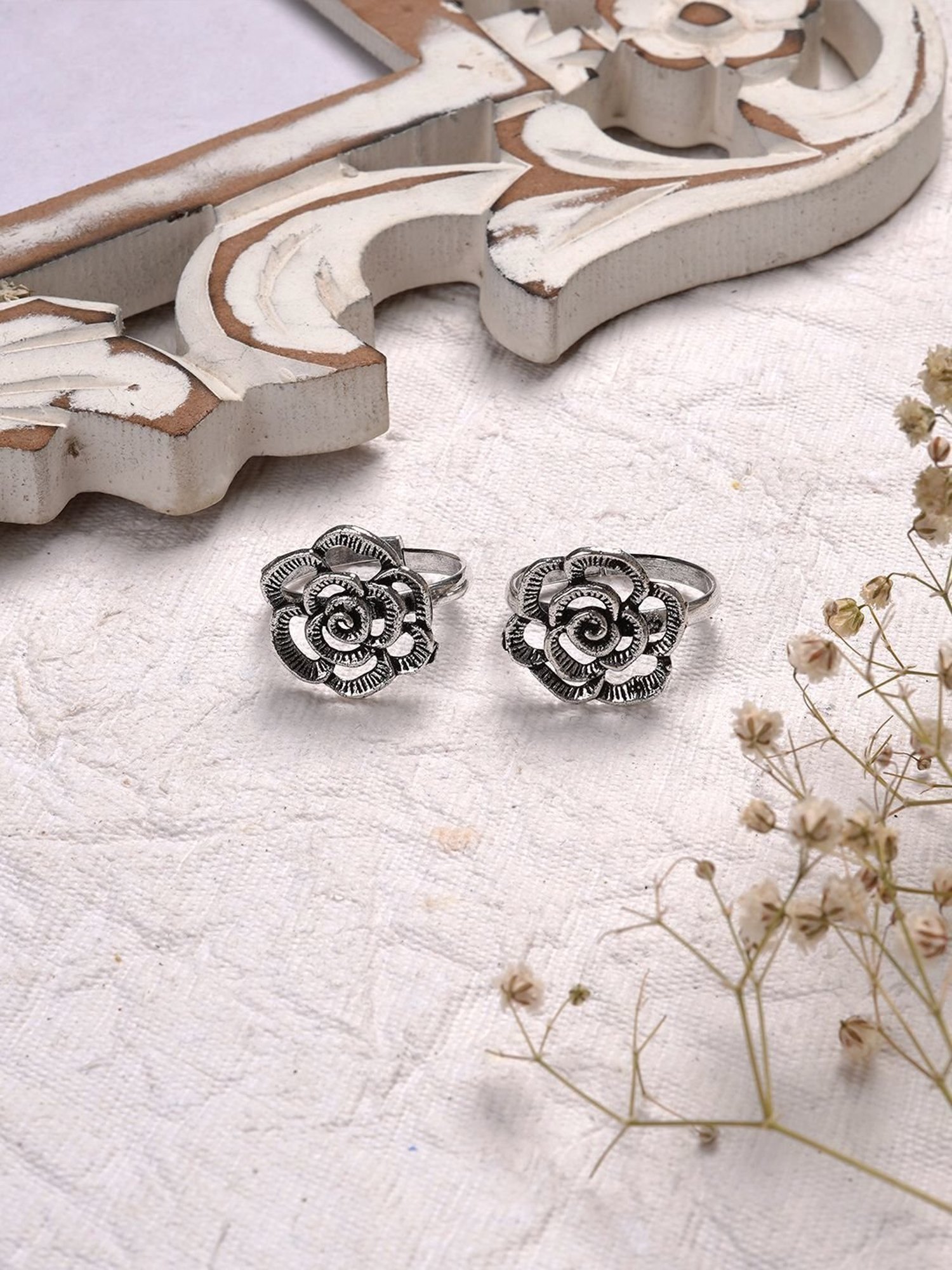 Teejh Akhila Silver Oxidized Pair of Toe-Rings