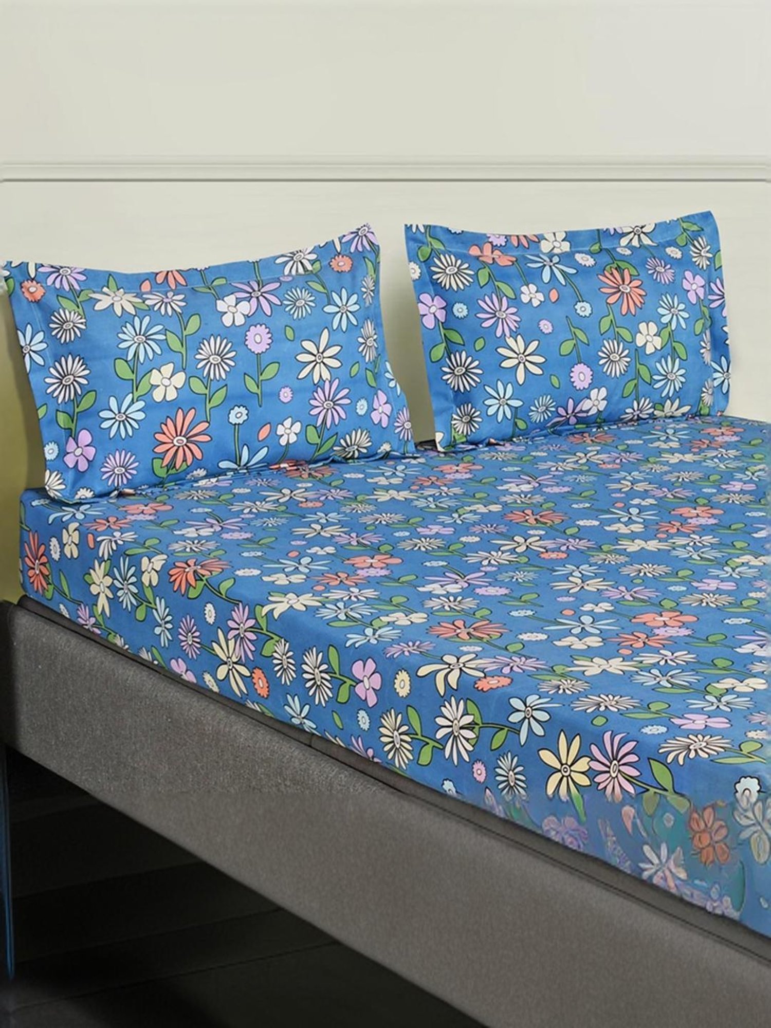 @Home Aurora Blue 130 GSM Polyester Double Bedsheet with 2 Pillow Covers