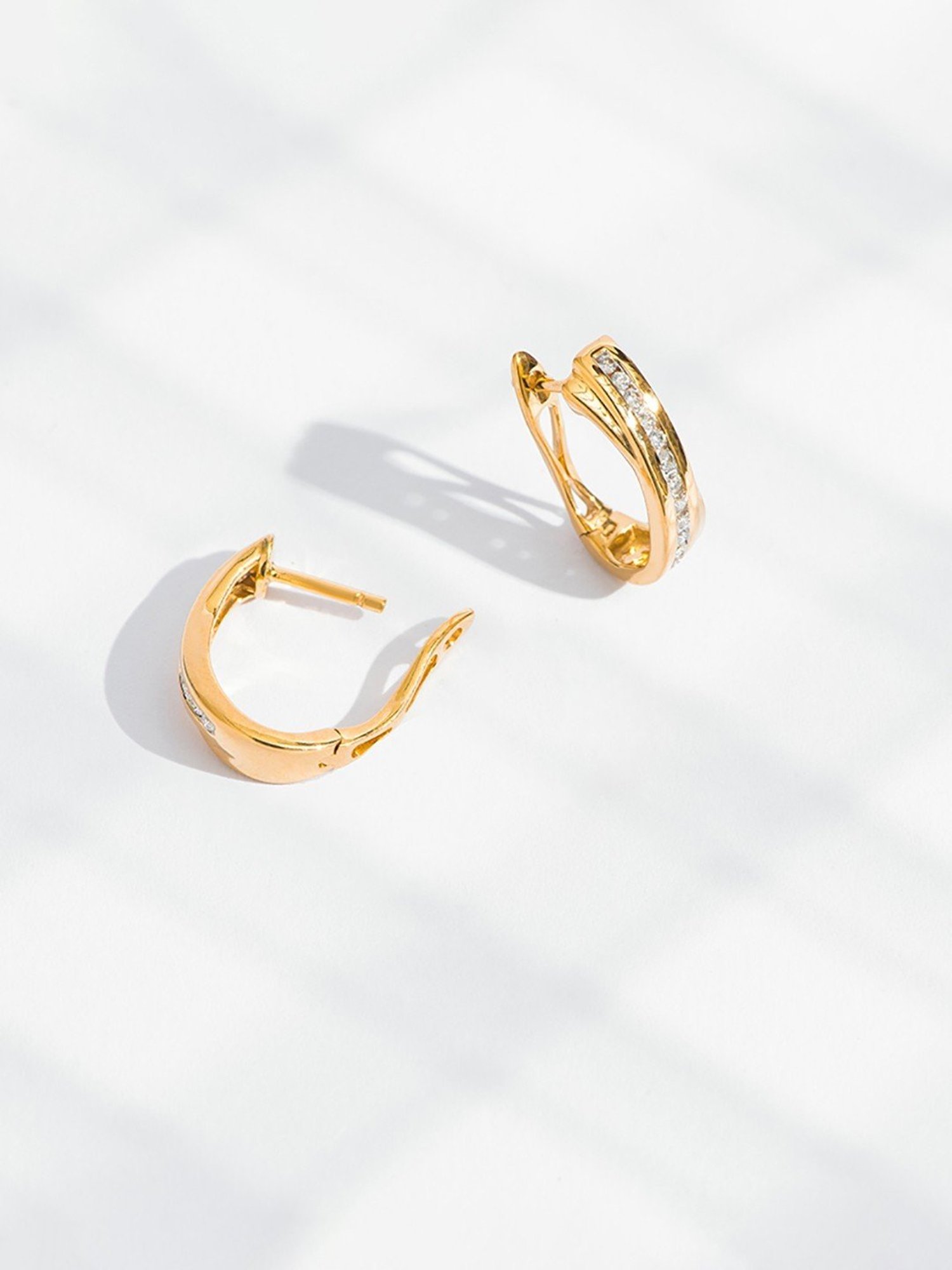 P.C. Chandra Jewellers 18 kt Gold & Diamond Earrings