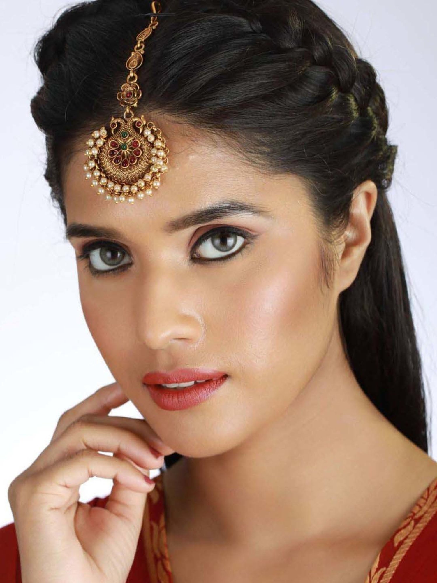 OOMPH White Pearls Wedding Hair Band