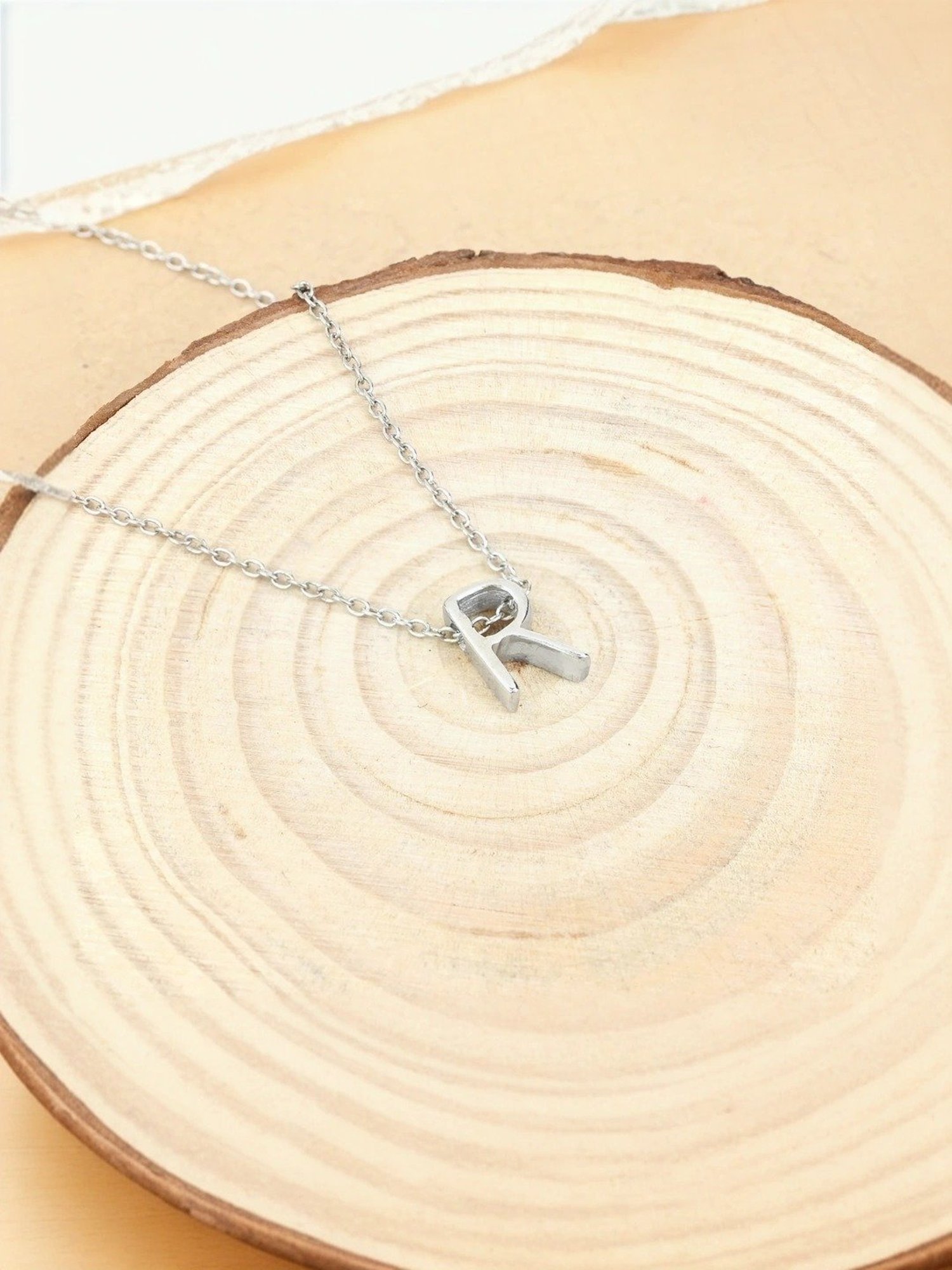 Touch925 Sterling Silver Radiant R Initial Chain Pendant