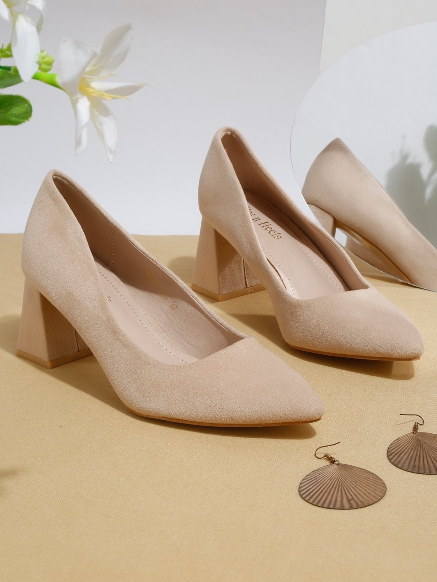 Flat N Heels Women's Beige Casual Pumps