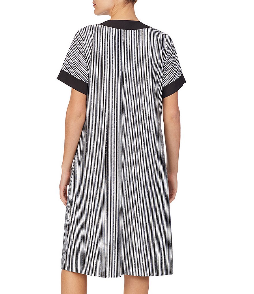 Modern Movement Solid Seamless Scoop Neck Microfiber Camisole