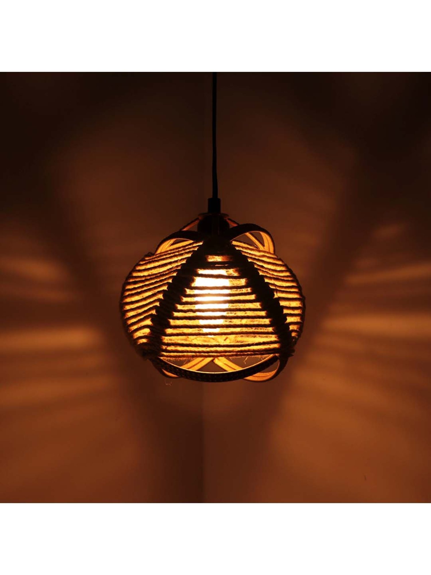 ExclusiveLane 'Jute Goblet' Matte Gold Iron Hand-Etched Pendant Lamp - Set of 1