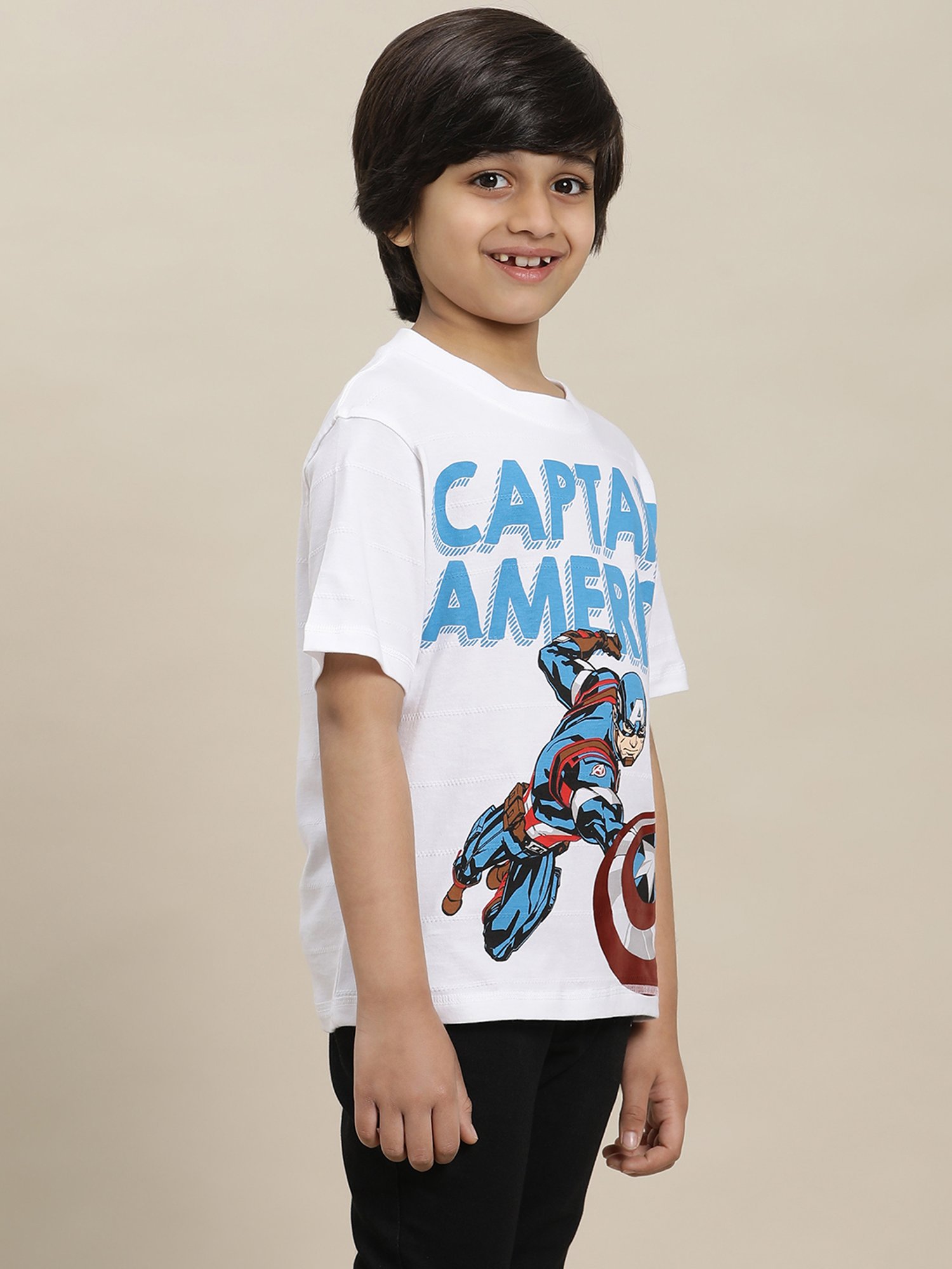 Kidsville Captain America Printed Regular Fit Off White T-Shirt For Boys
