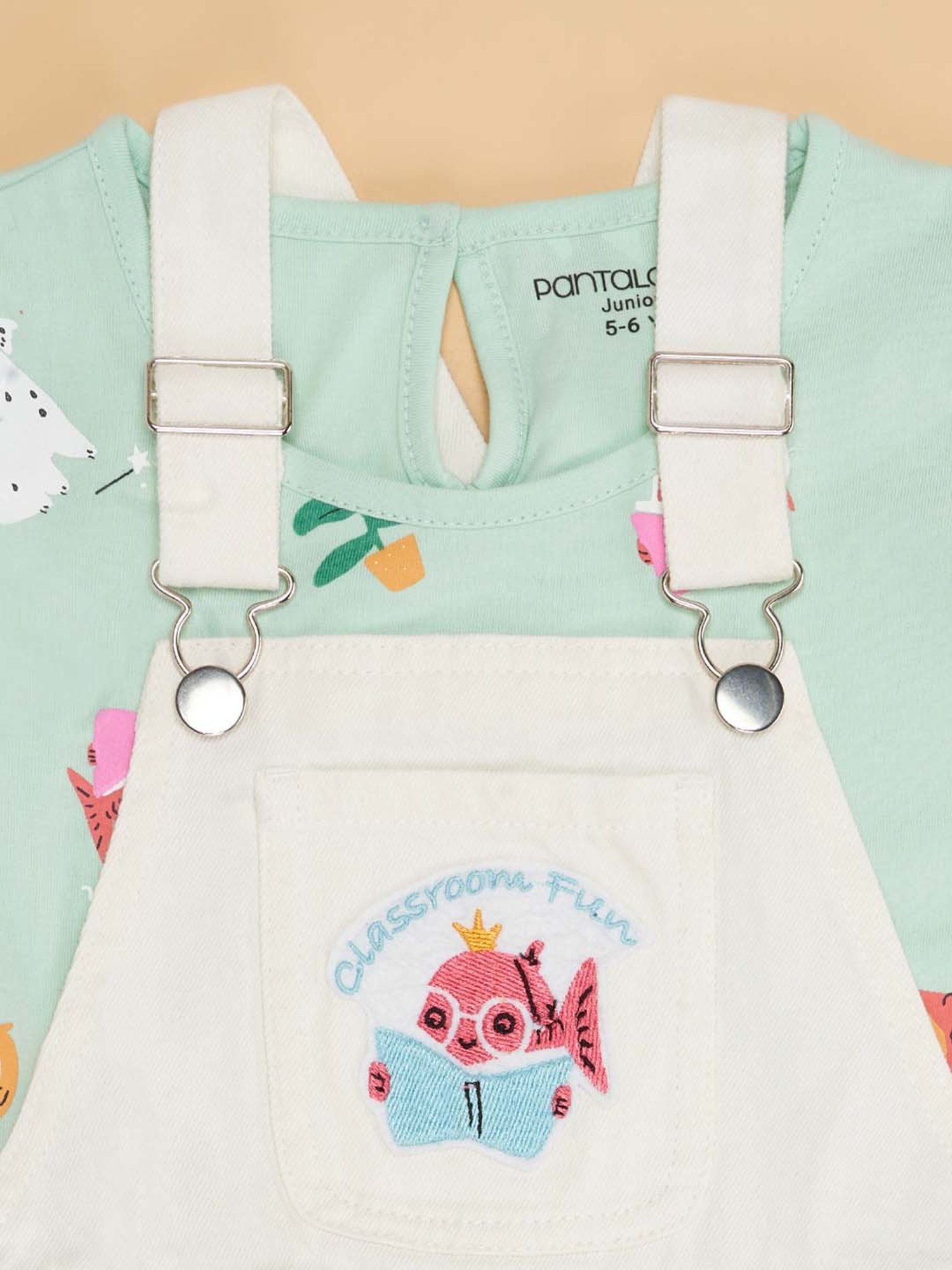 Pantaloons Junior White & Green Cotton Printed Dungaree Set