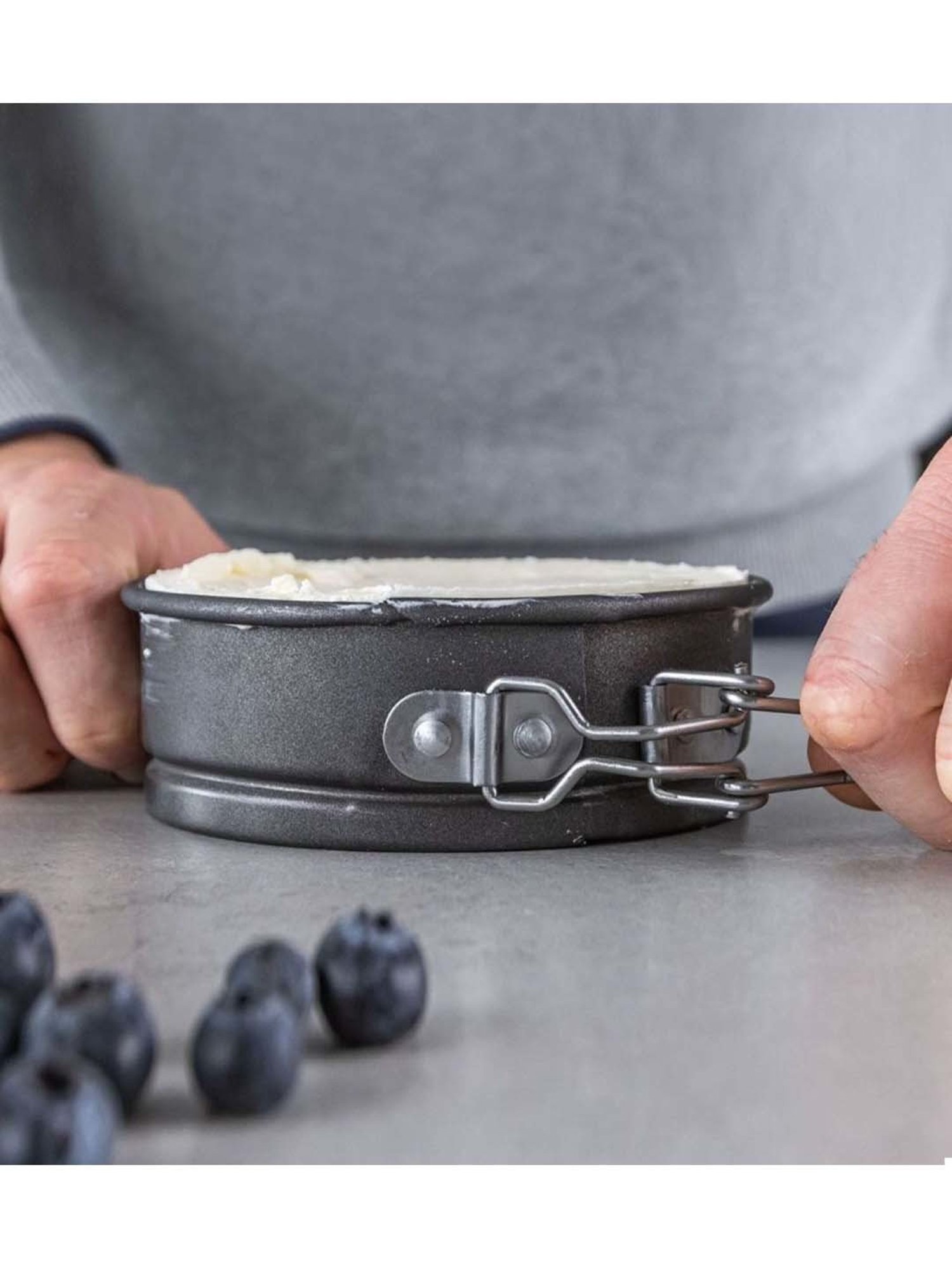 MasterClass Grey Carbon Steel Non-Stick Base Cake Pan