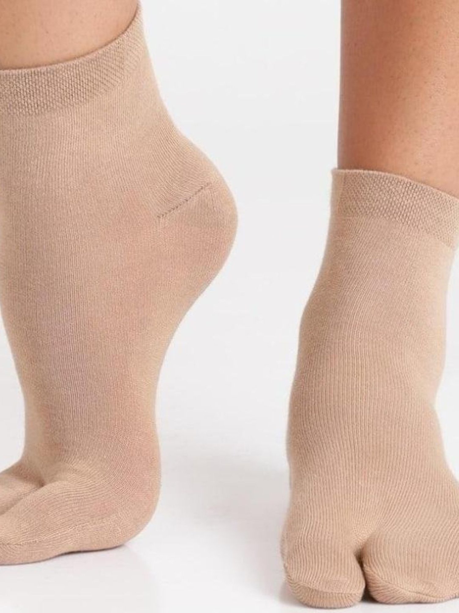 Jockey 7487 Women's Compact Cotton Stretch Toe Socks (Pack of 2)