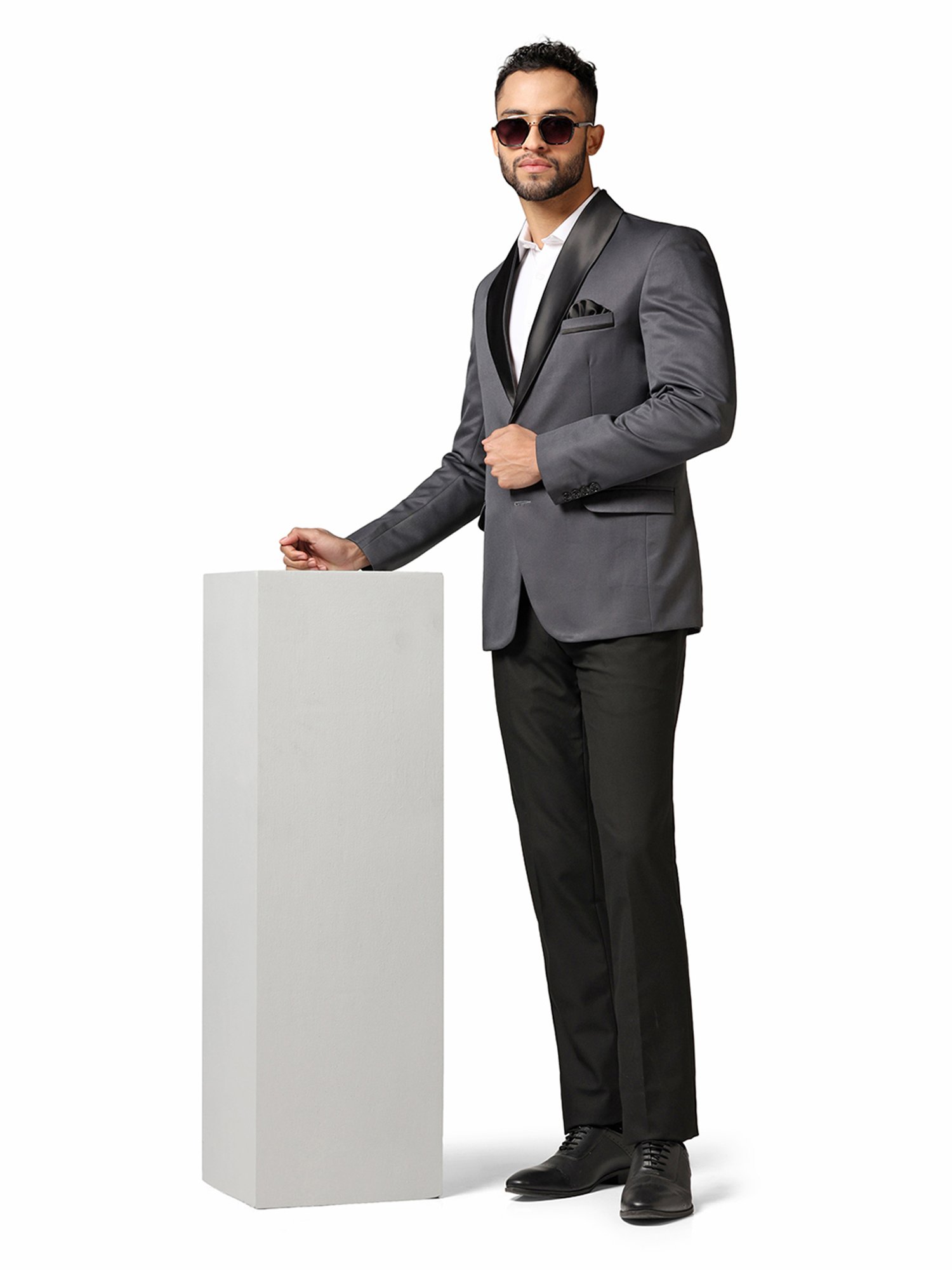 TAHVO Dark Grey Regular Fit Shawl Collar Tuxedo Blazer