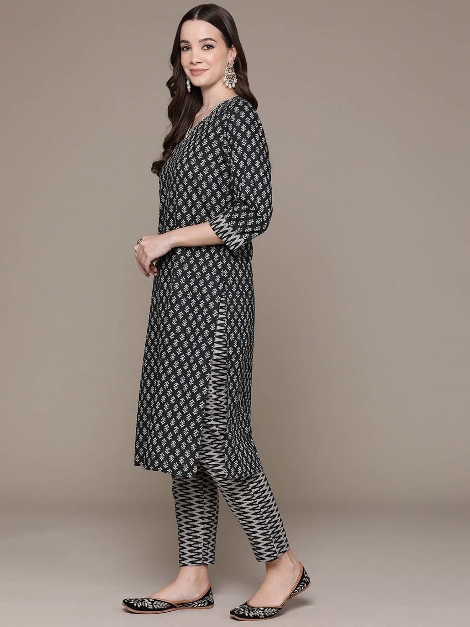 READIPRINT FASHIONS Black Cotton Printed Kurta Pant Set With Dupatta