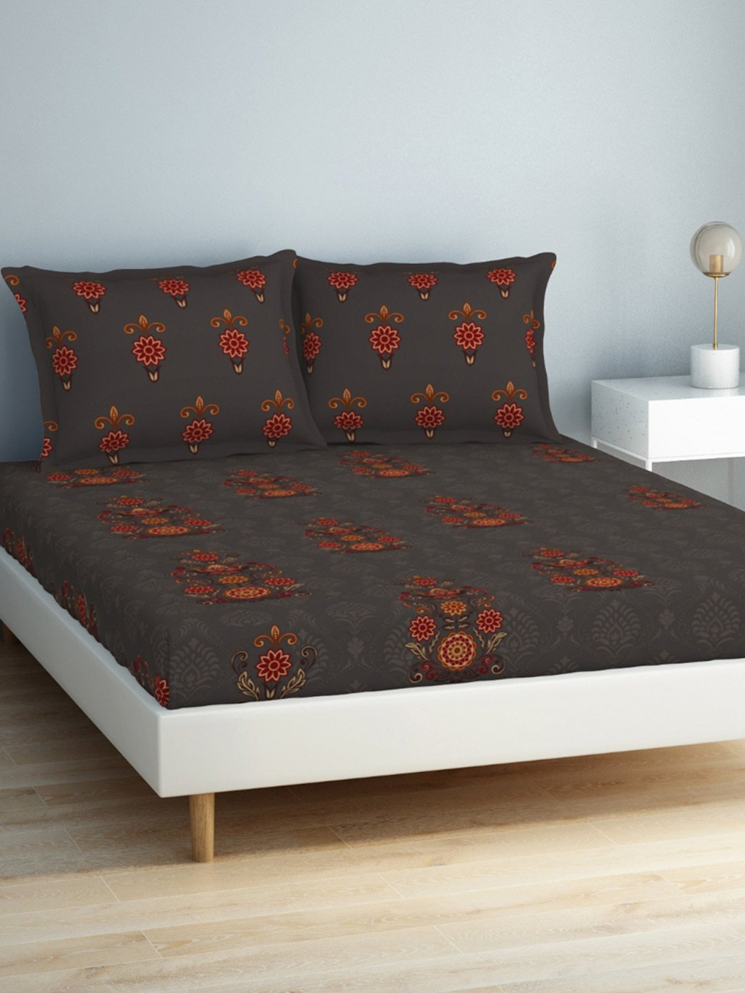 Spaces Aurum Abstract Grey 132 TC Cotton Double Bedsheet with 2 Pillow Covers