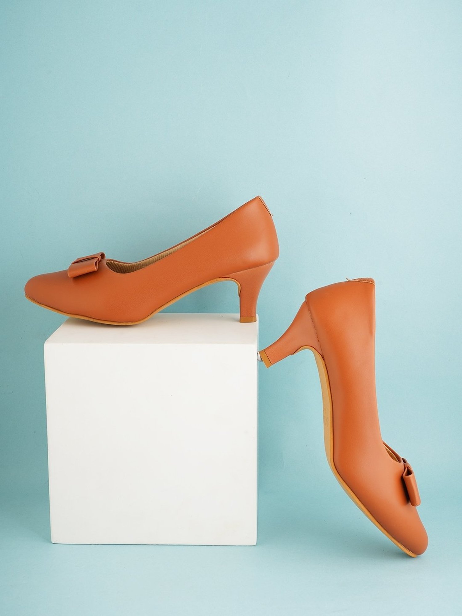 Scentra Women's Tan Casual Pumps