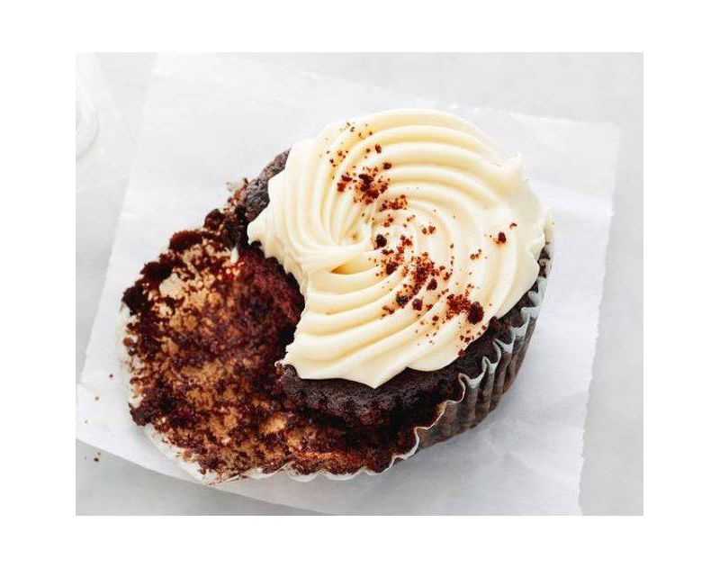 Just Desserts Cookies & Cream Cupcake - 4.4oz