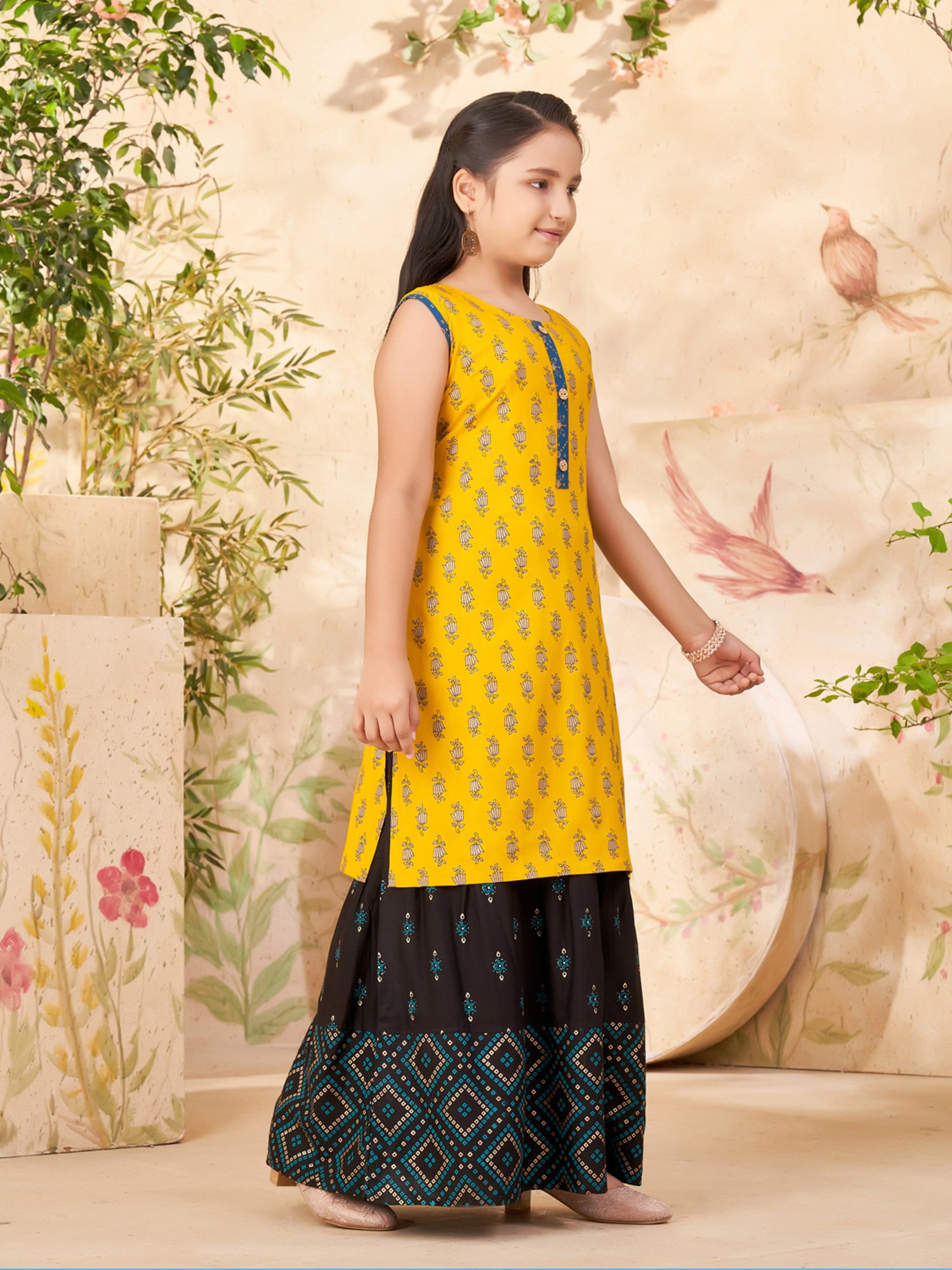 Aarika Girls Yellow Floral Print Kurti