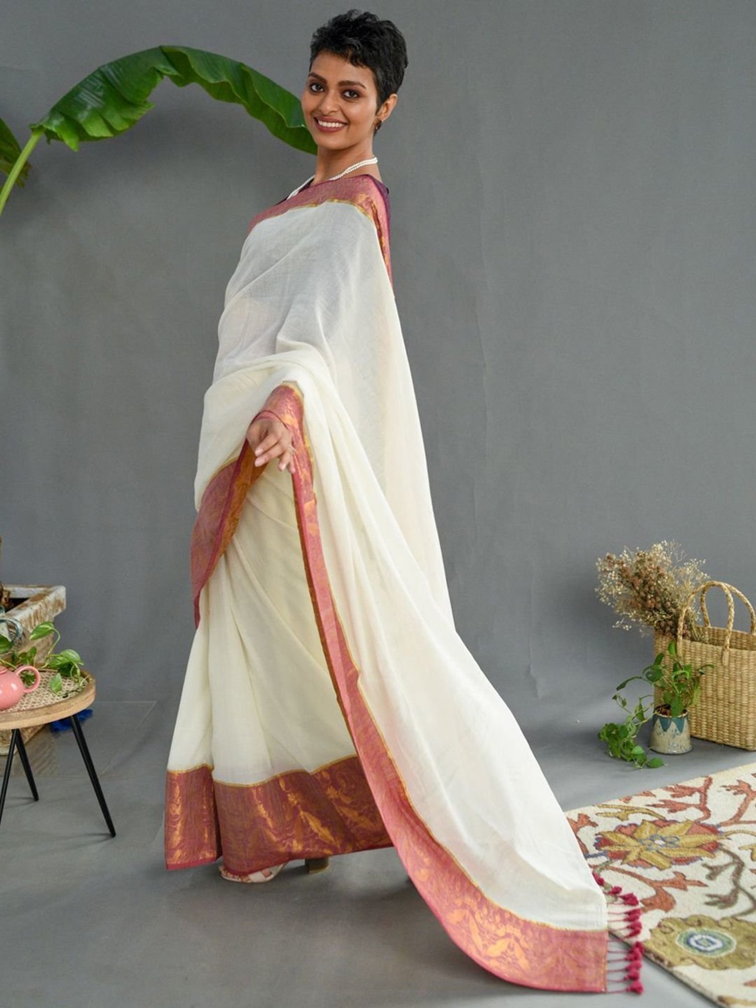 Suta White & Red Cotton Woven Saree Without Blouse