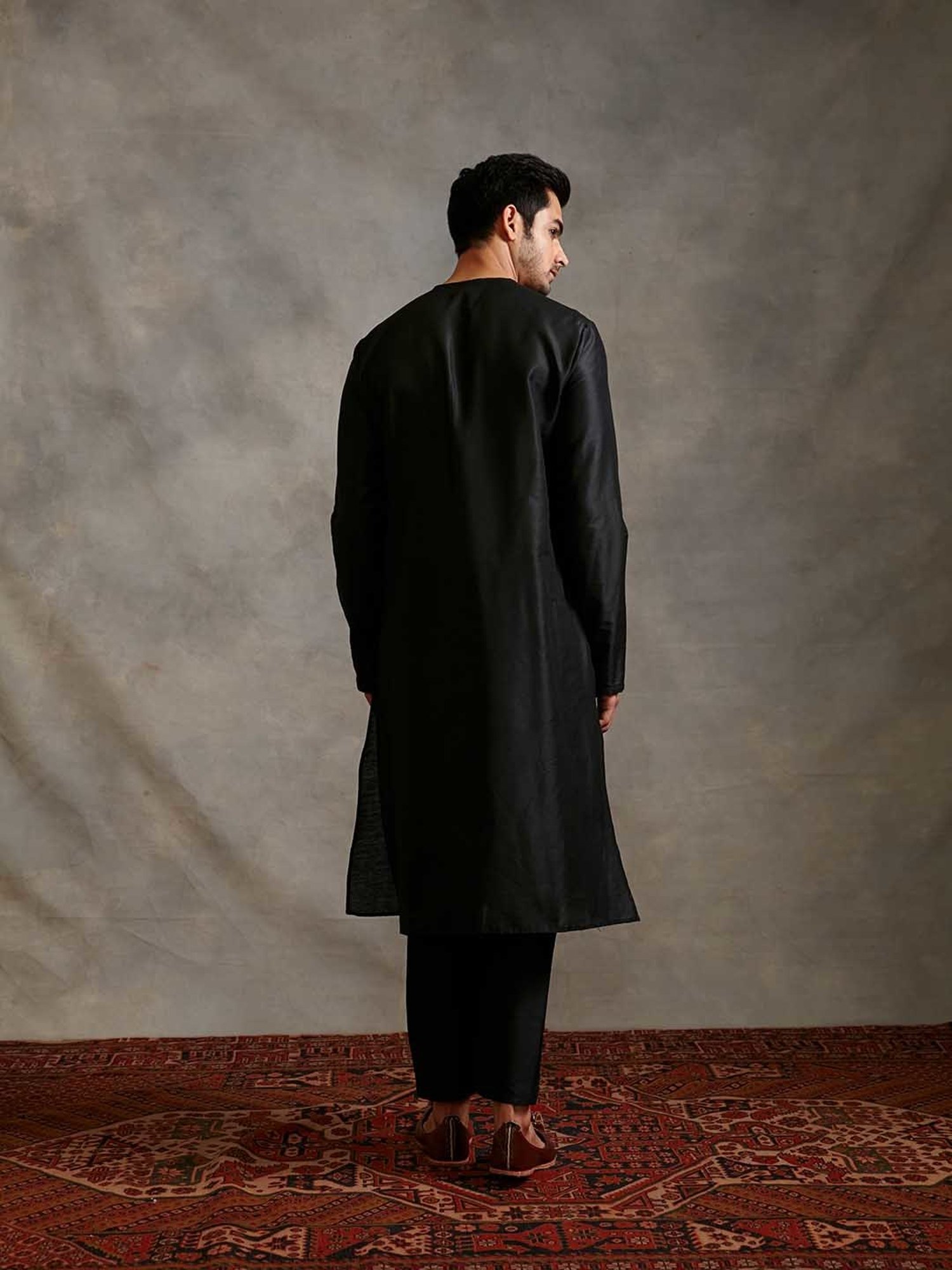 Abhishti Black Regular Fit Banarasi Kurta & Straight Pants