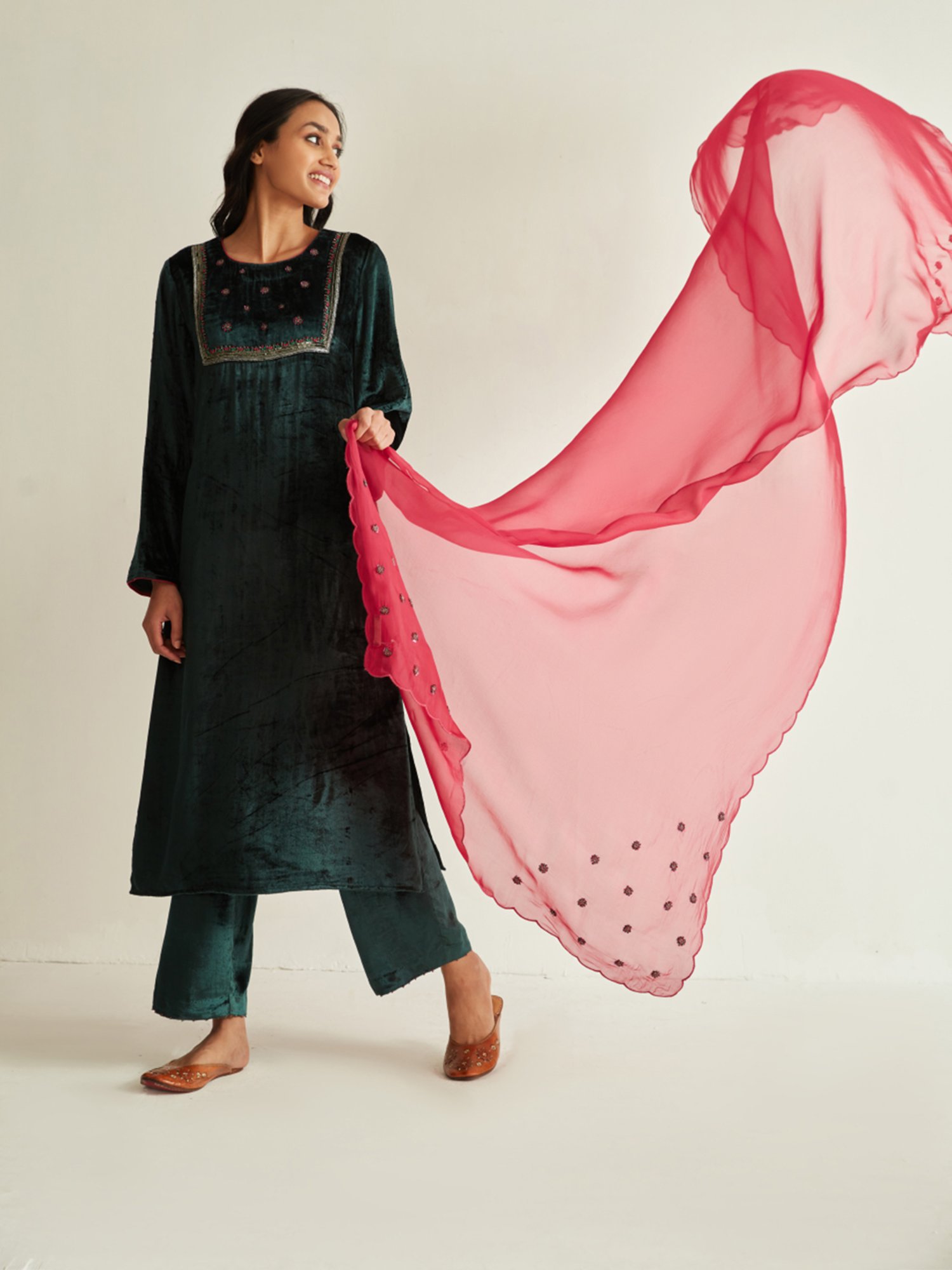ANCESTRY Pink Embellished Dupatta
