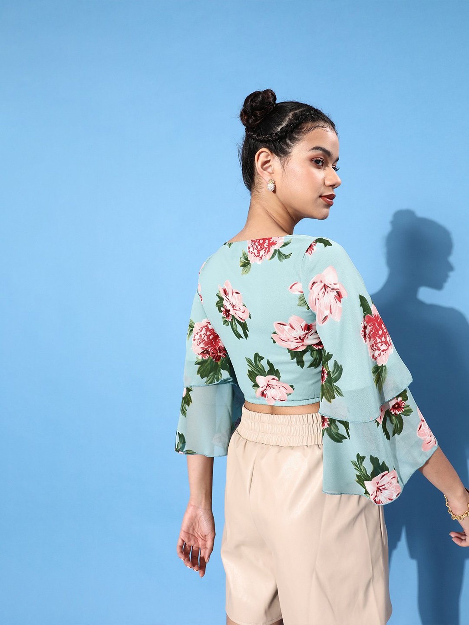 KASSUALLY Blue Floral Print Crop Top