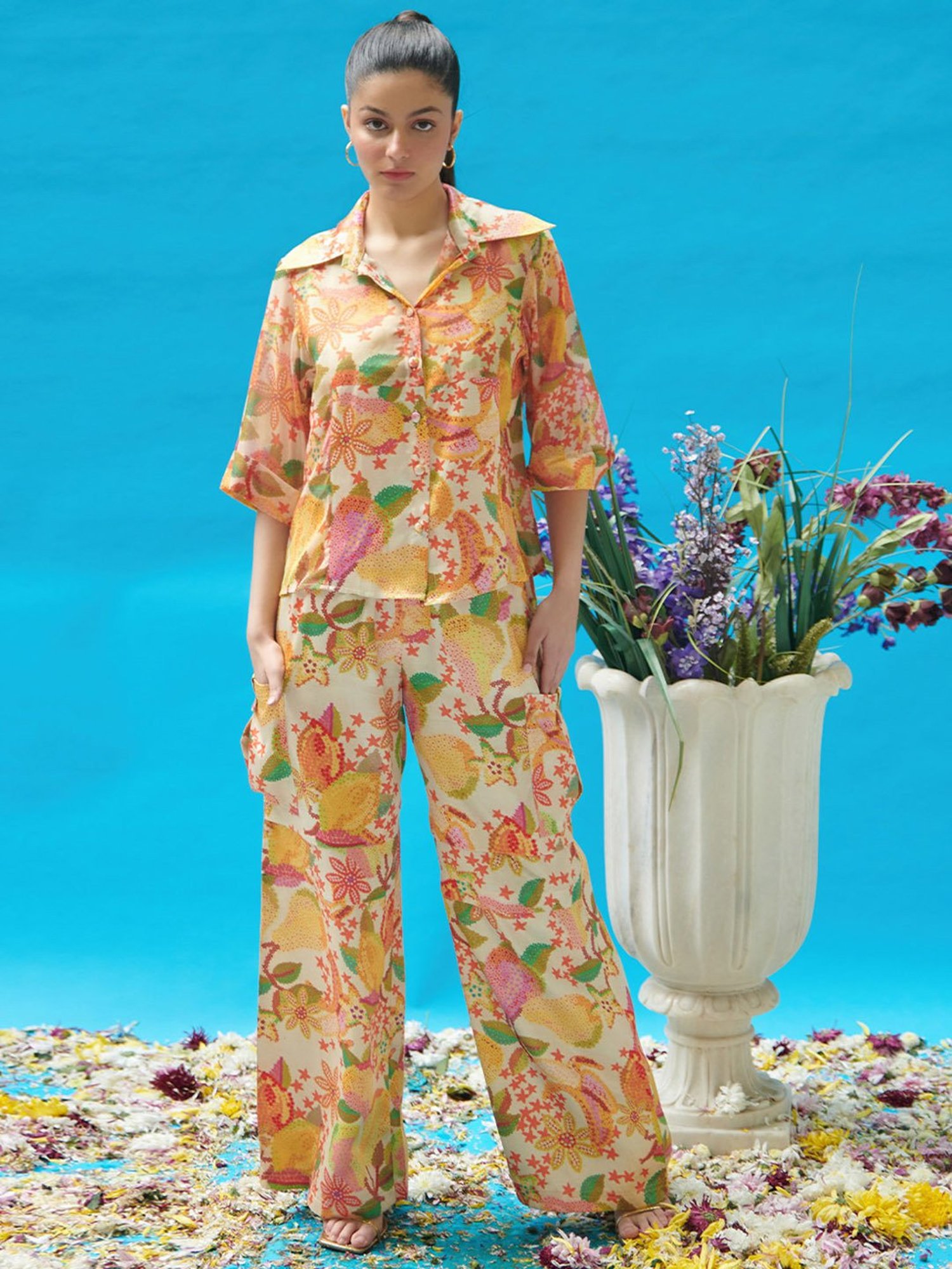 Cin Cin Printed Basic Shirt Paired Up With Cargo Pants