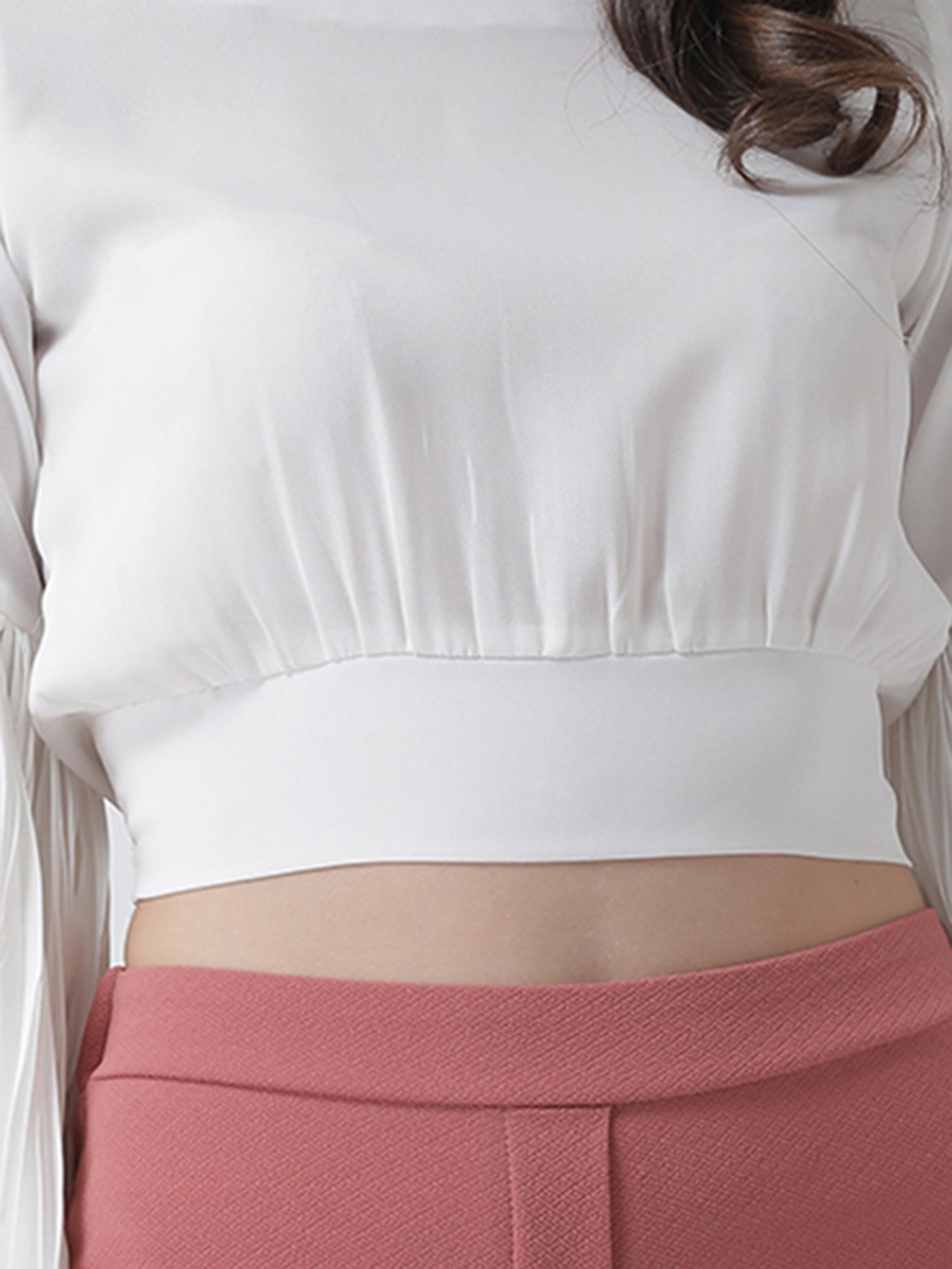 KASSUALLY White Relaxed Fit Crop Top