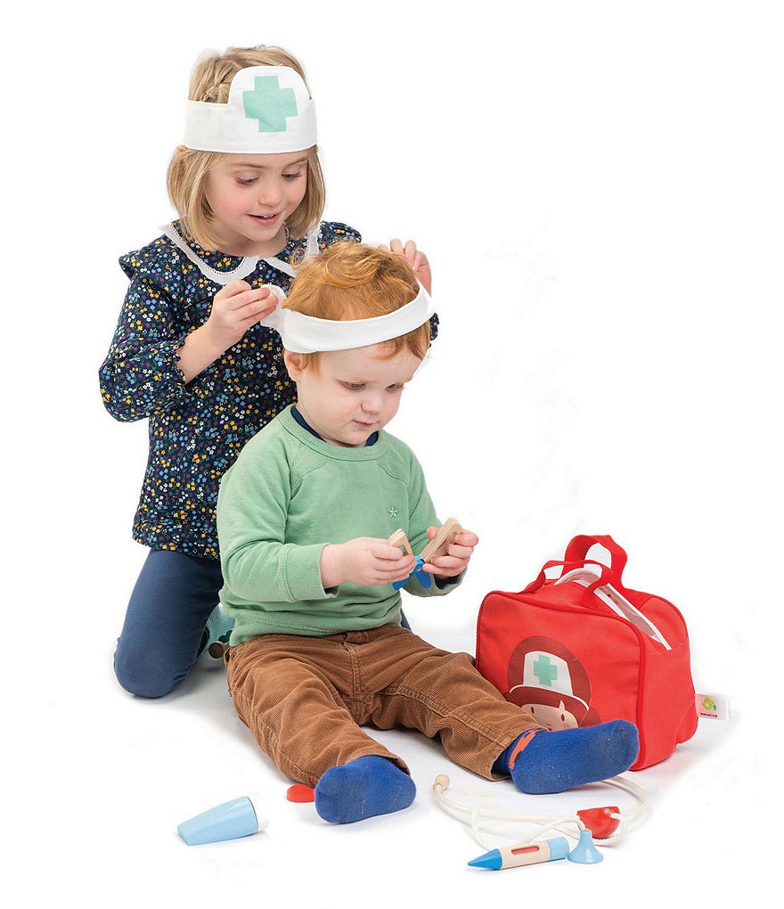 Tender Leaf Toys Doctor And Nurses Set