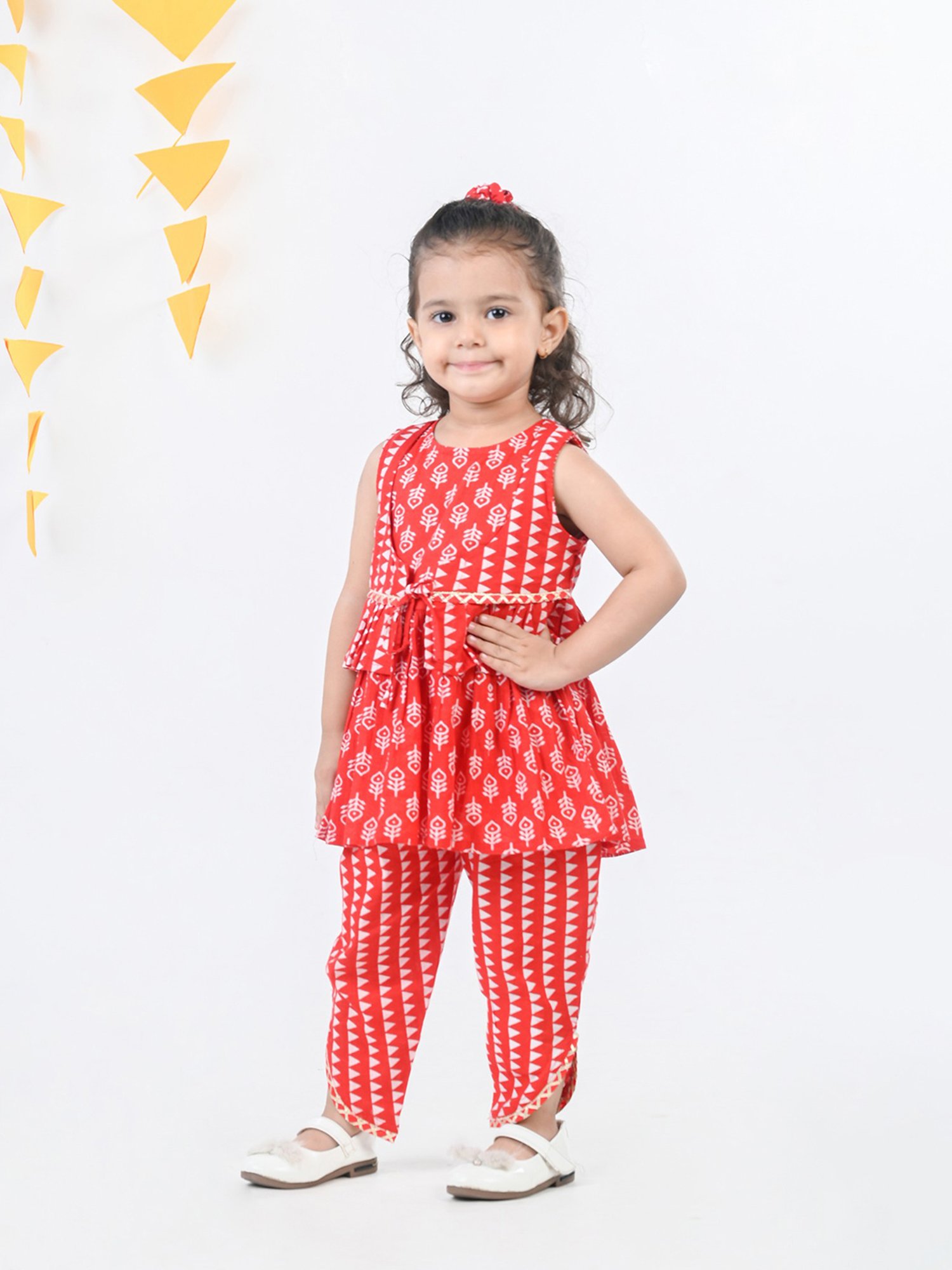 Budding Bees Kids Red Printed Kurta, Jacket, Pants with Scruchie