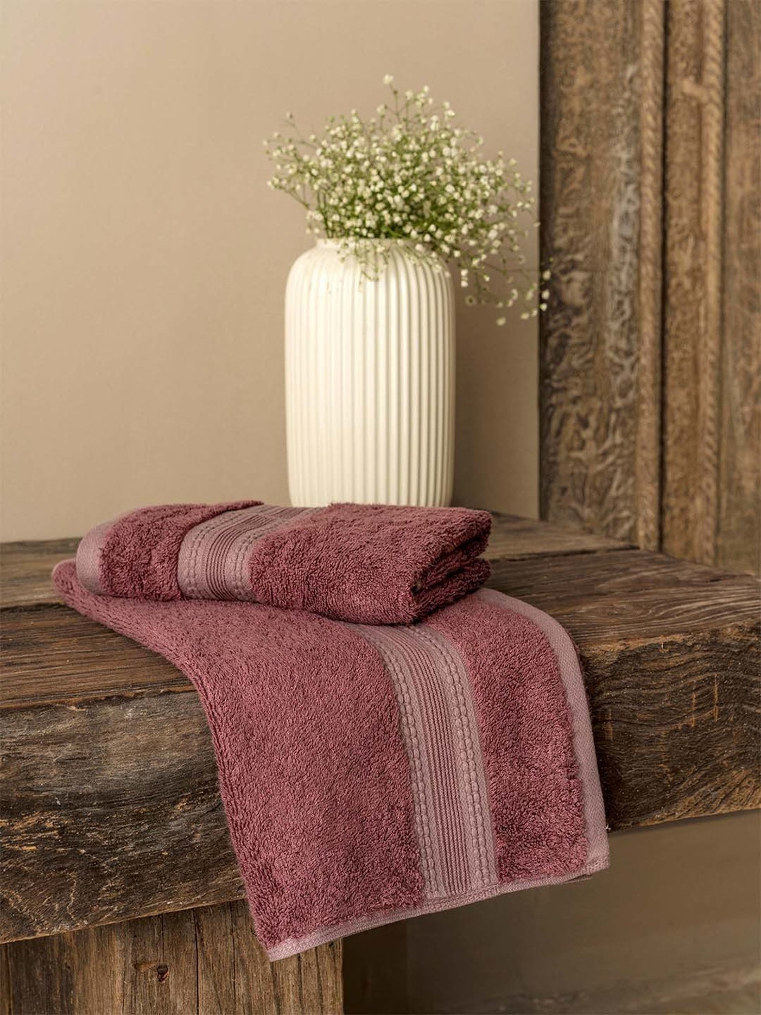 DDecor Magenta 650 GSM Bamboo Ecofriendly Hand Towel