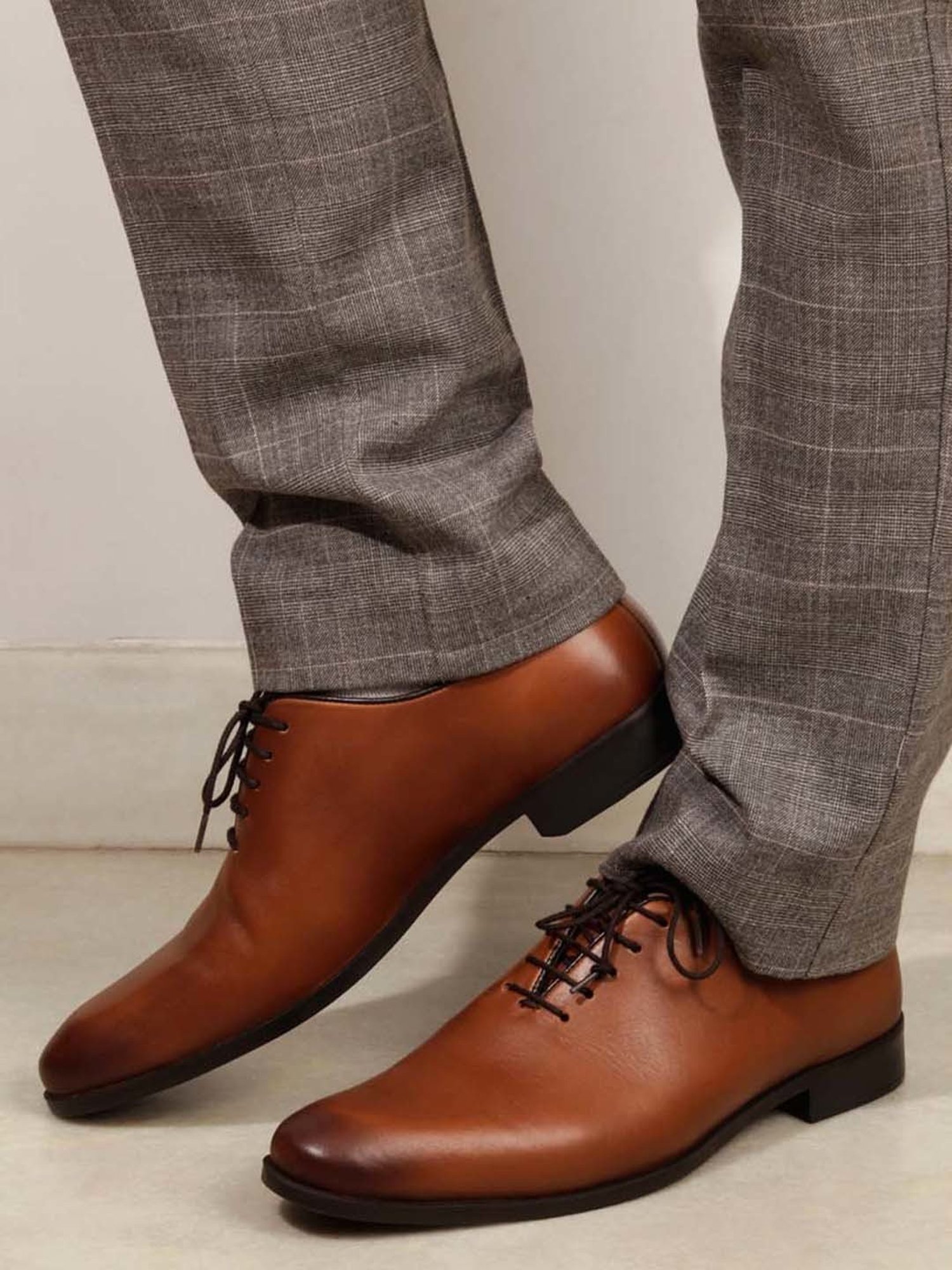 ID Men's Tan Oxford Shoes