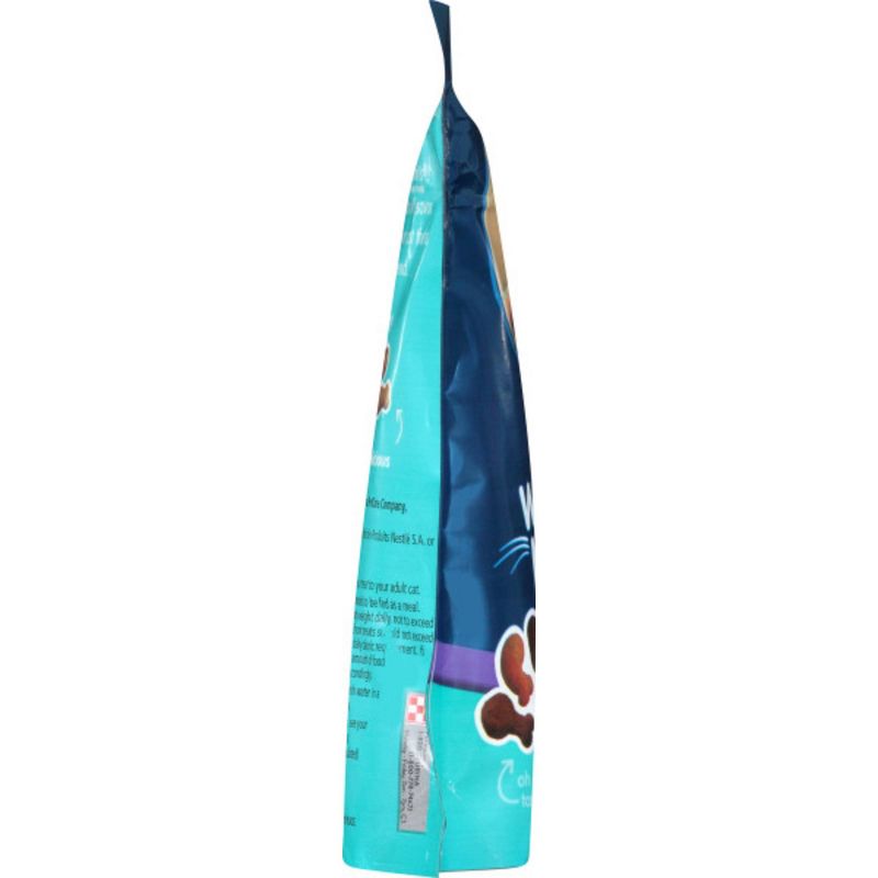 Purina Whisker Lickin's Chicken & Seafood Flavors Crunchy Cat Treats - 6.5oz