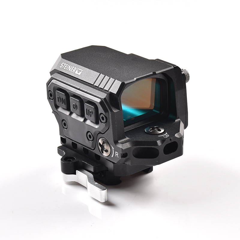 Rifle scope with red dot in R1X Holographic weapon scope