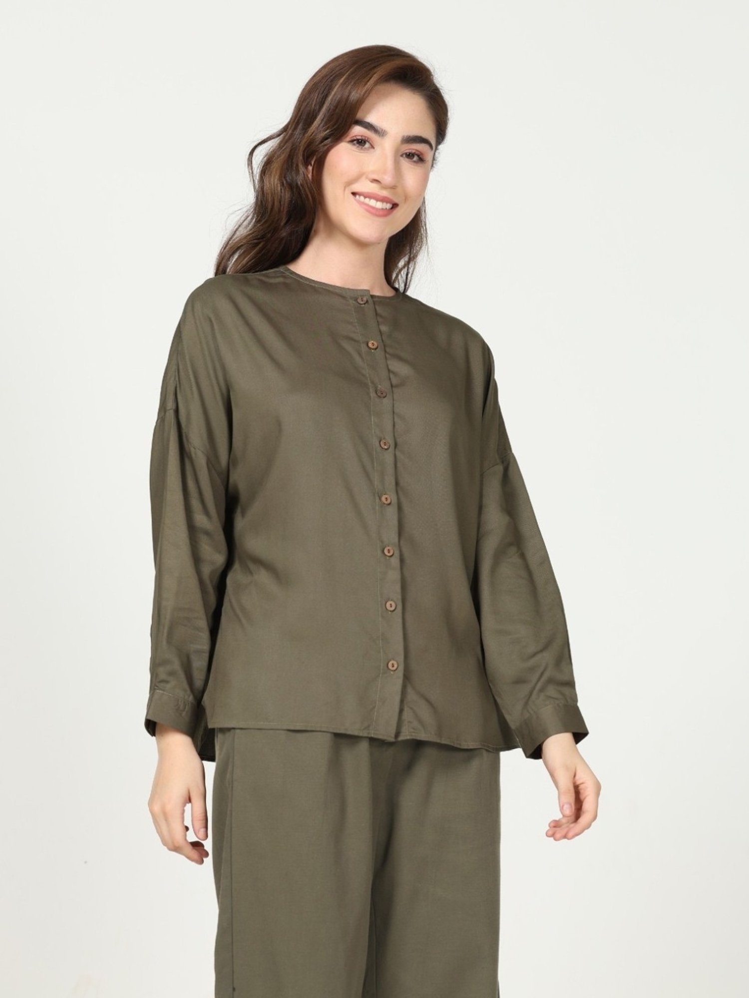 Saltpetre Timeless Olive Uncollared T-shirt in Tencel