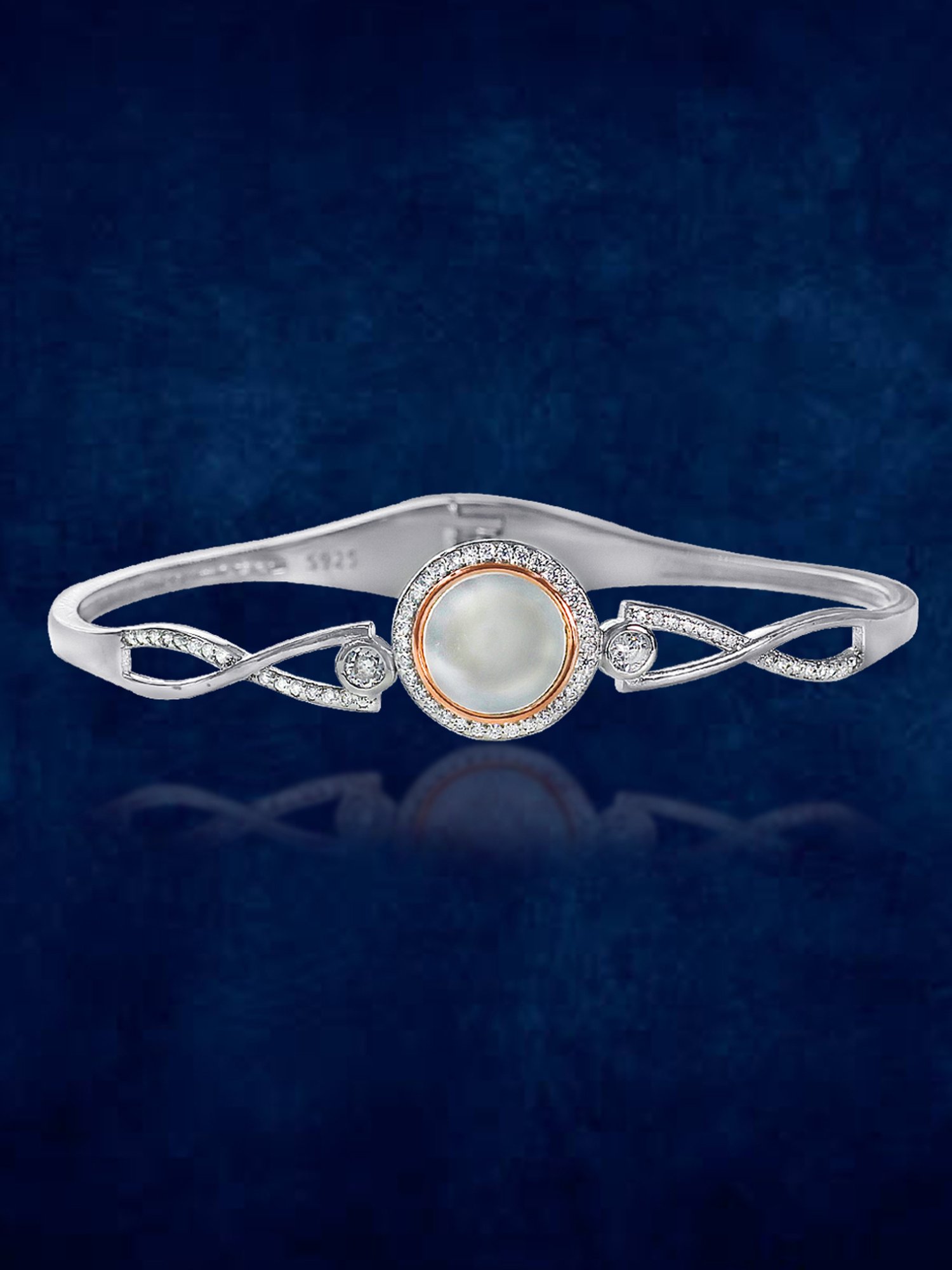 Taraash 925 Sterling Silver Round Design Bangle For Women