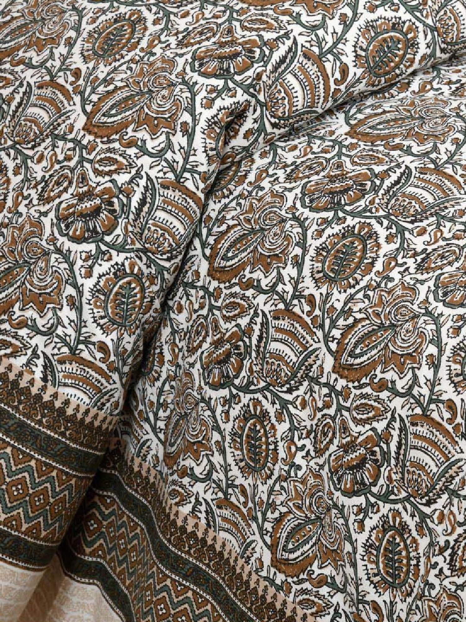 JaipurFabric Musk 180 TC 100% Cotton Florets Double Bedsheet with 2 Pillow Covers