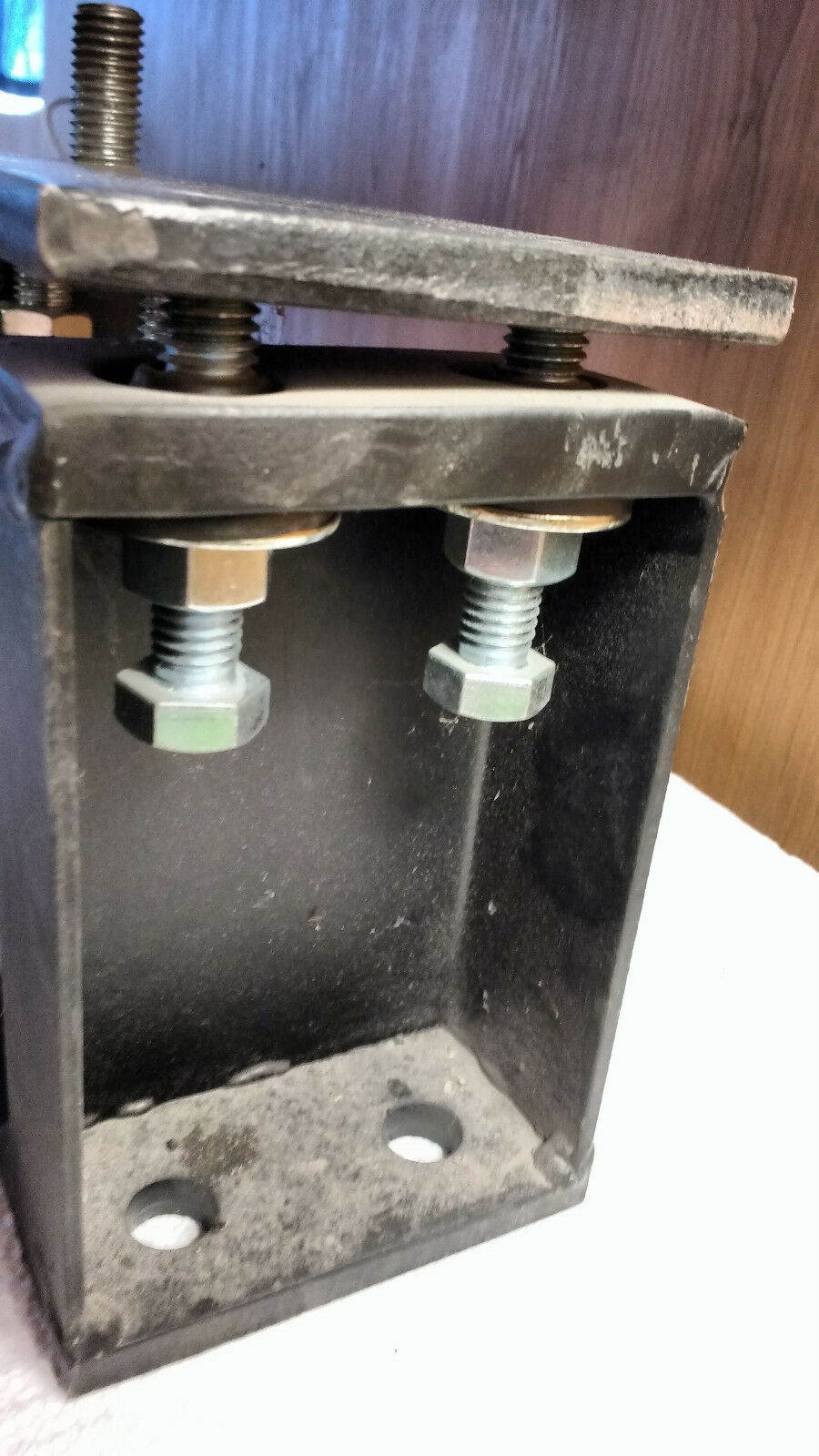 VMC M2P-1E-4000 Internally Adjustable Spring Isolator, 4000Lb Max Load