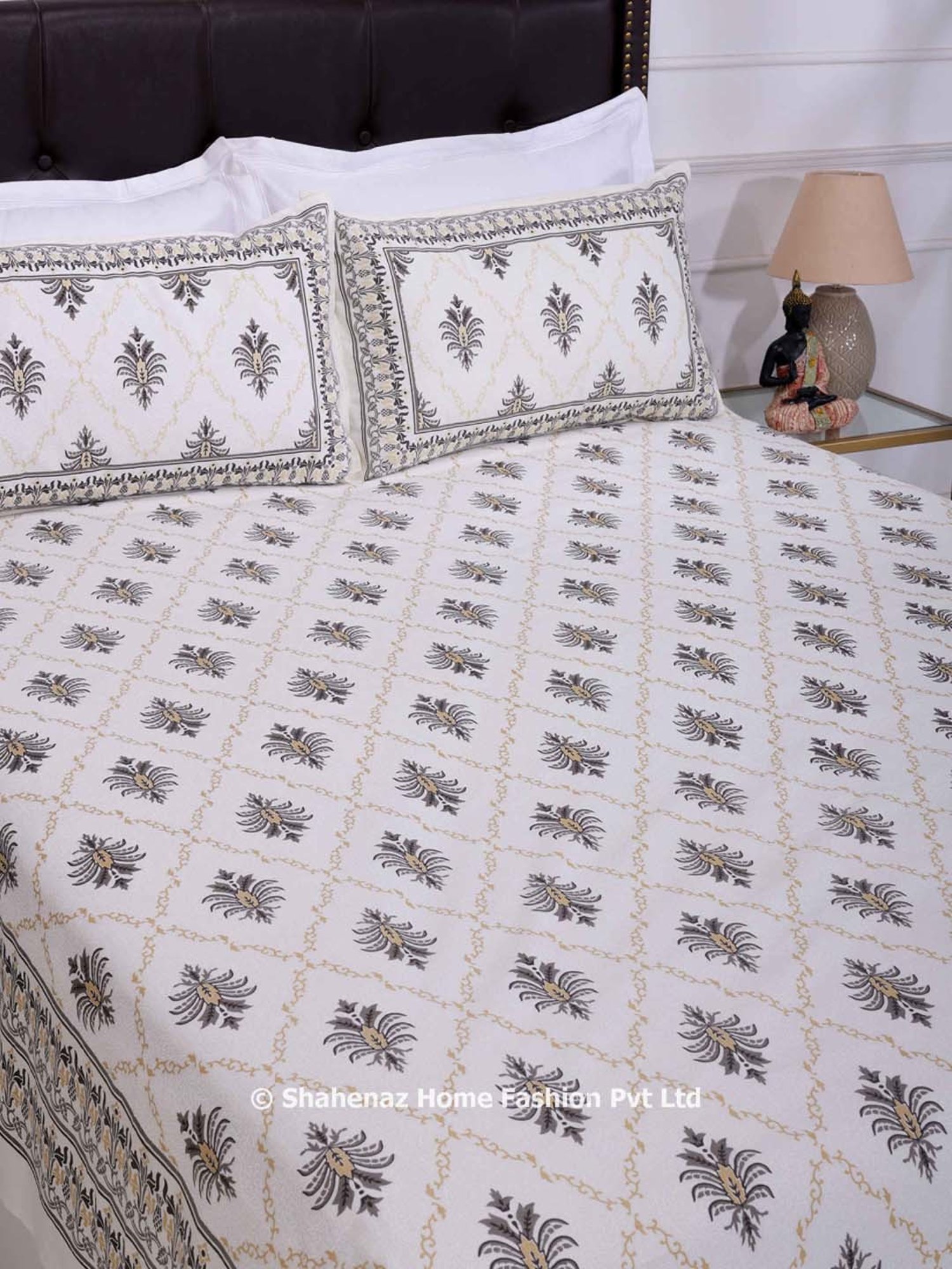 Shahenaz Grey 120 TC Cotton Pineapple Jaal Luxury Double Bedsheet with 2 Pillow Covers