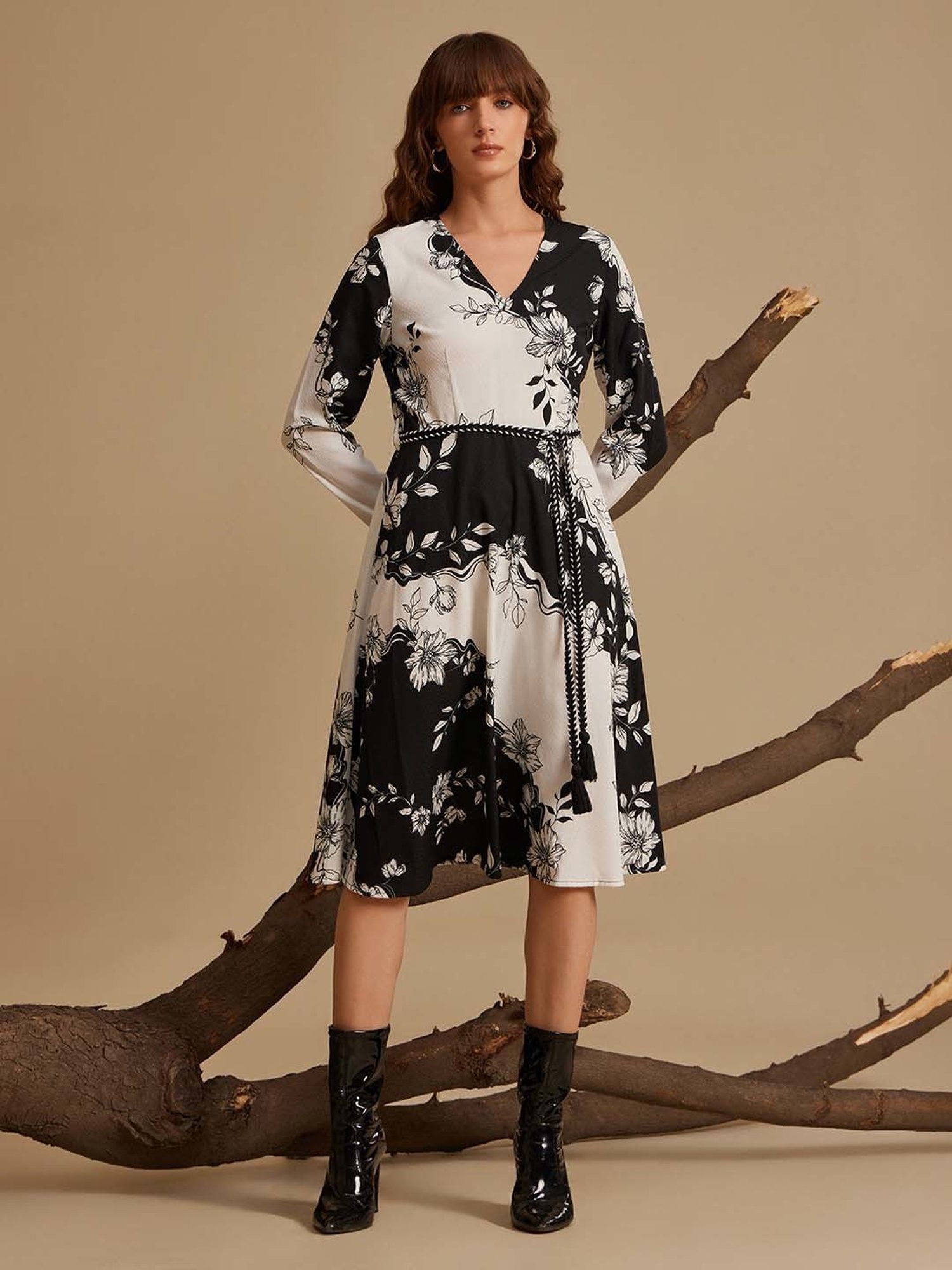 Kazo Black Printed Midi Dress