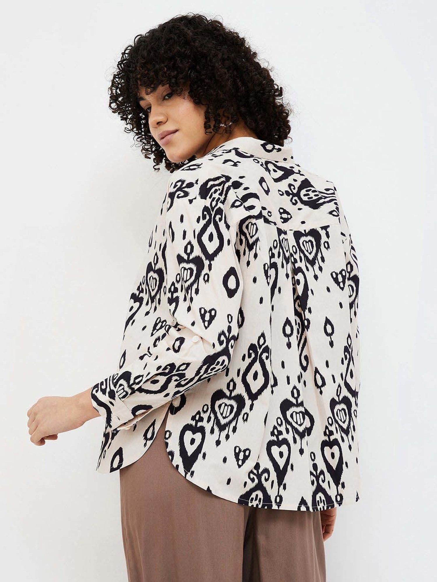 Colour Me by Melange Black & Off-White Cotton Printed Crop Top With Jacket