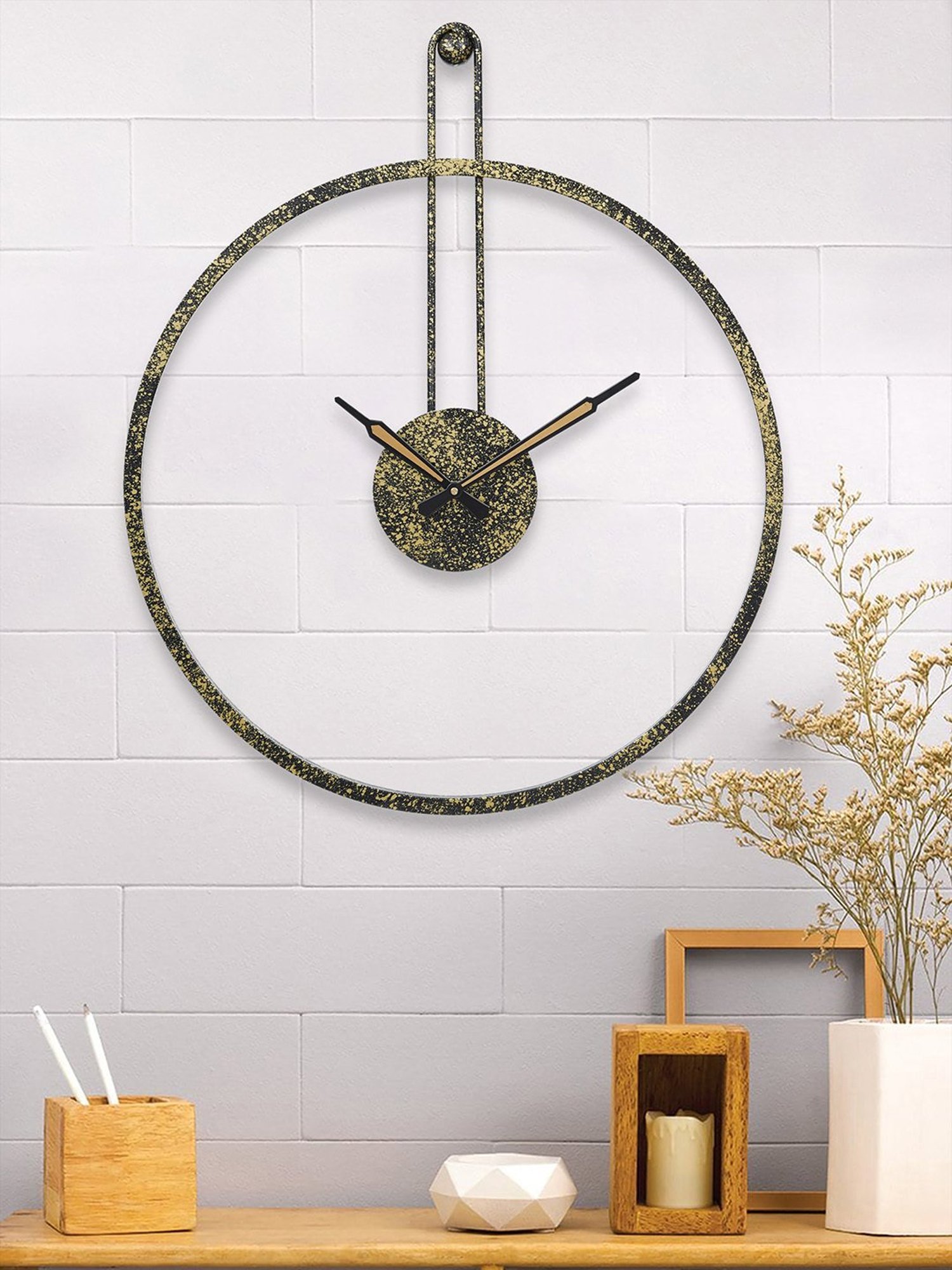 CHRONIKLE Round Multicolor Iron Wall Clock