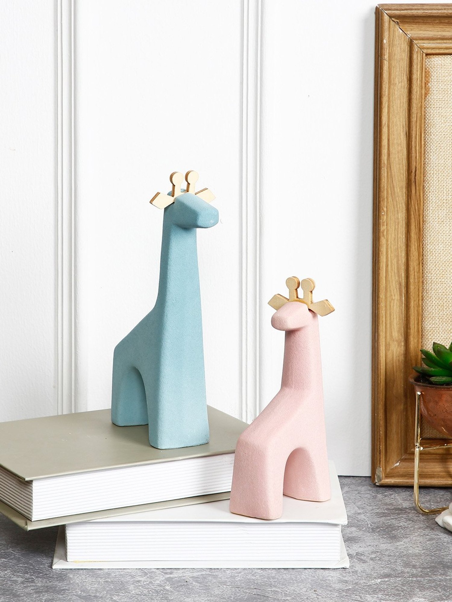 Tayhaa Blue & Lilac Polyresin Colourful Giraffes - Set of 2